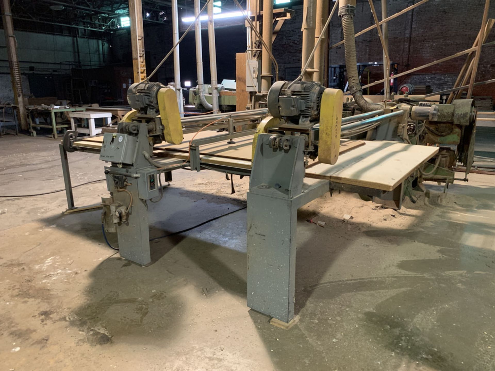 Saw, 2 Head plywood table saw