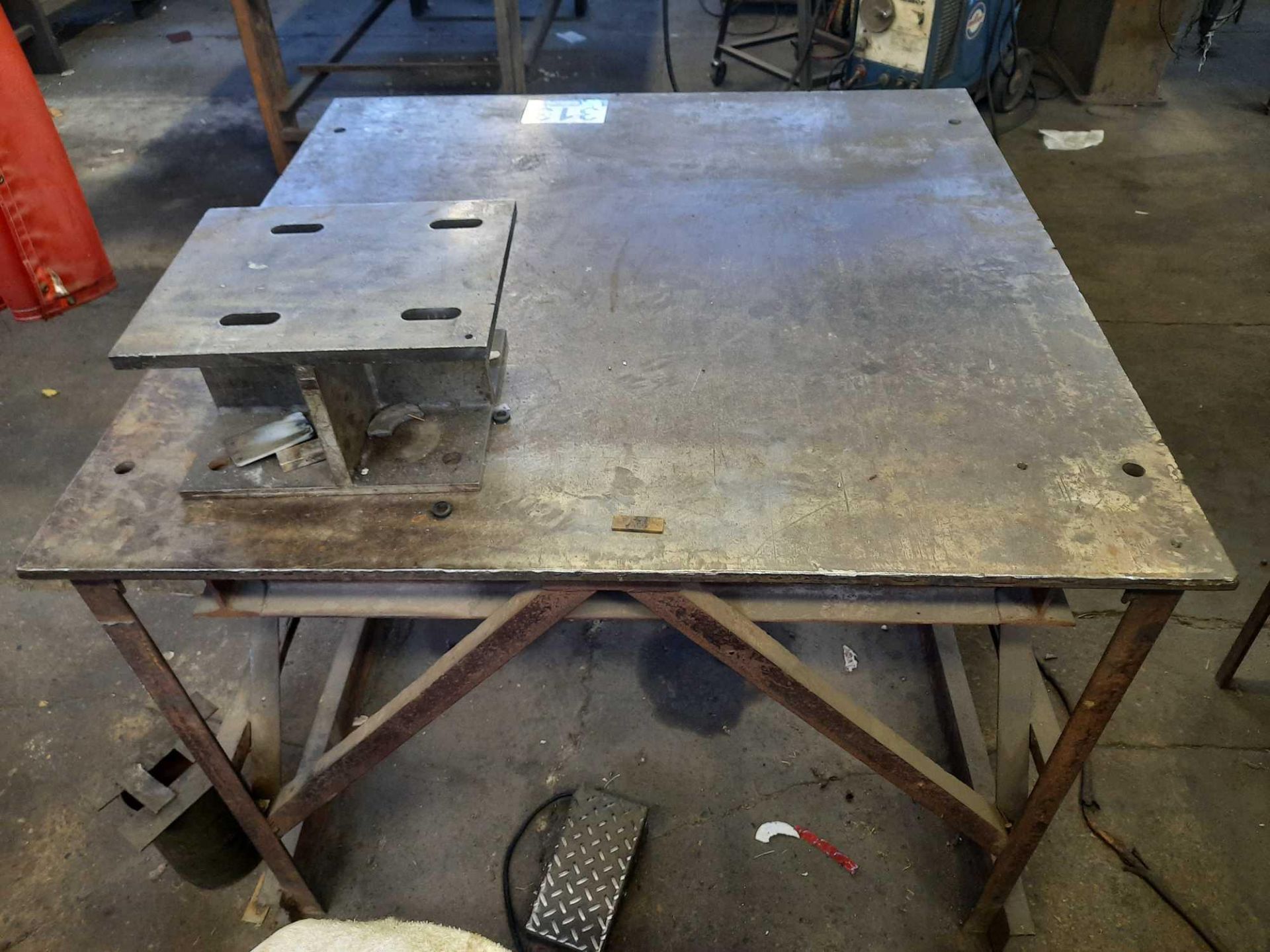 Metal Table - Image 2 of 3
