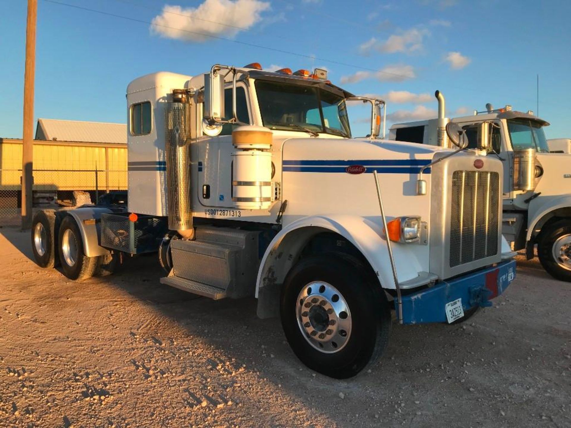 2012 Peterbilt 367 T/A Sleeper Road Tractor (Unit #TRS-164) - Image 2 of 28