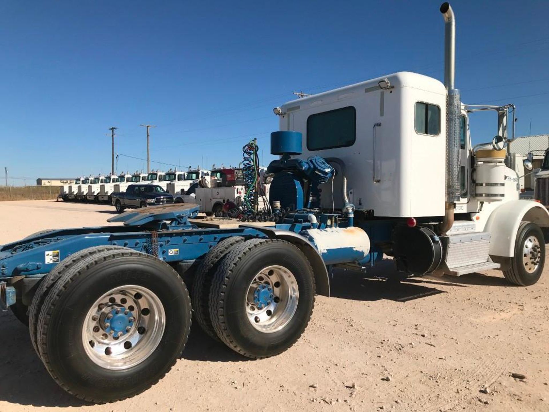 2013 Peterbilt 367 T/A Sleeper Compressor Truck Road Tractor (Unit #TRH-1949) - Image 3 of 31