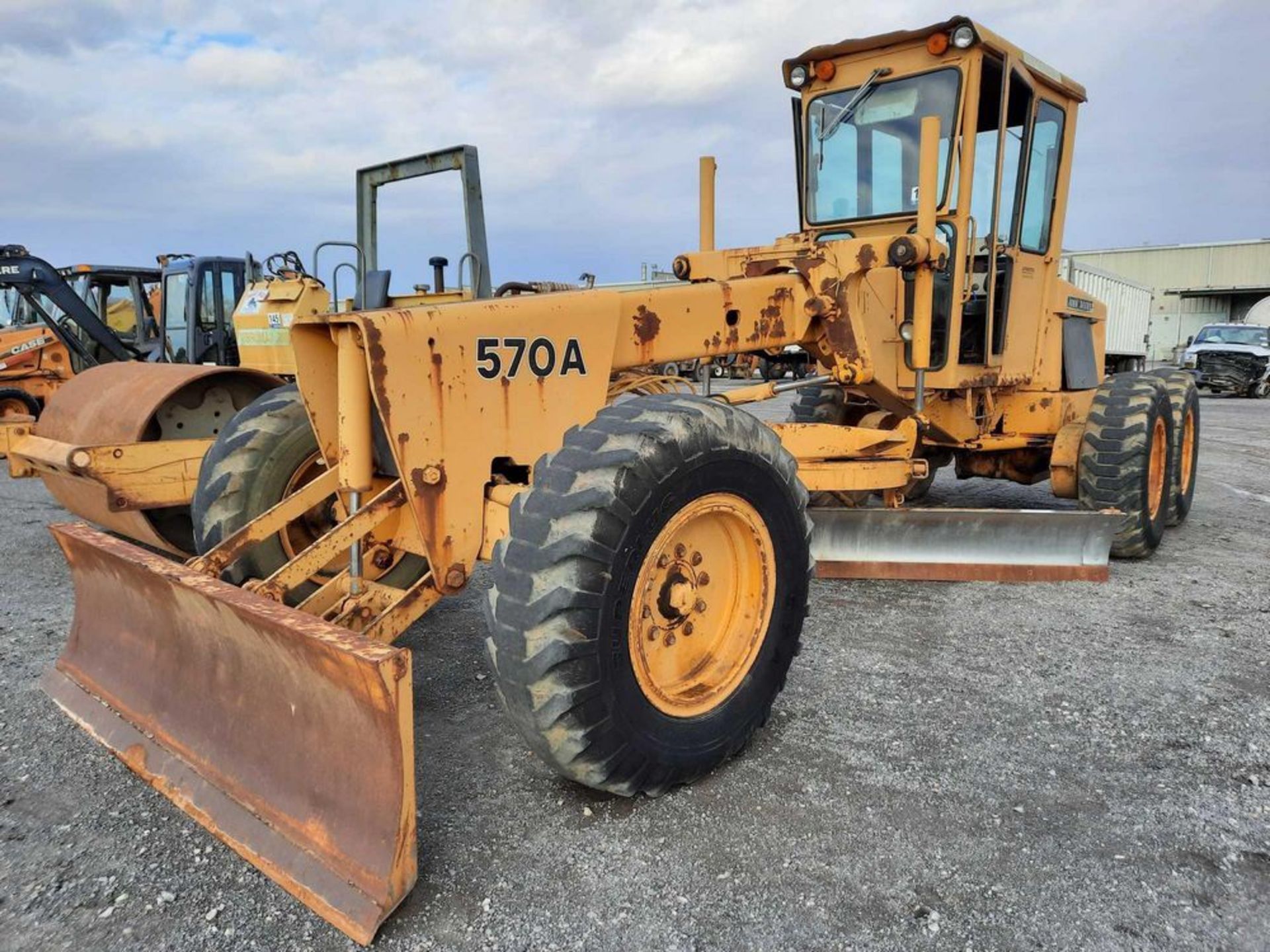 1984 JOHN DEERE 570A MOTOR GRADER - Image 4 of 18