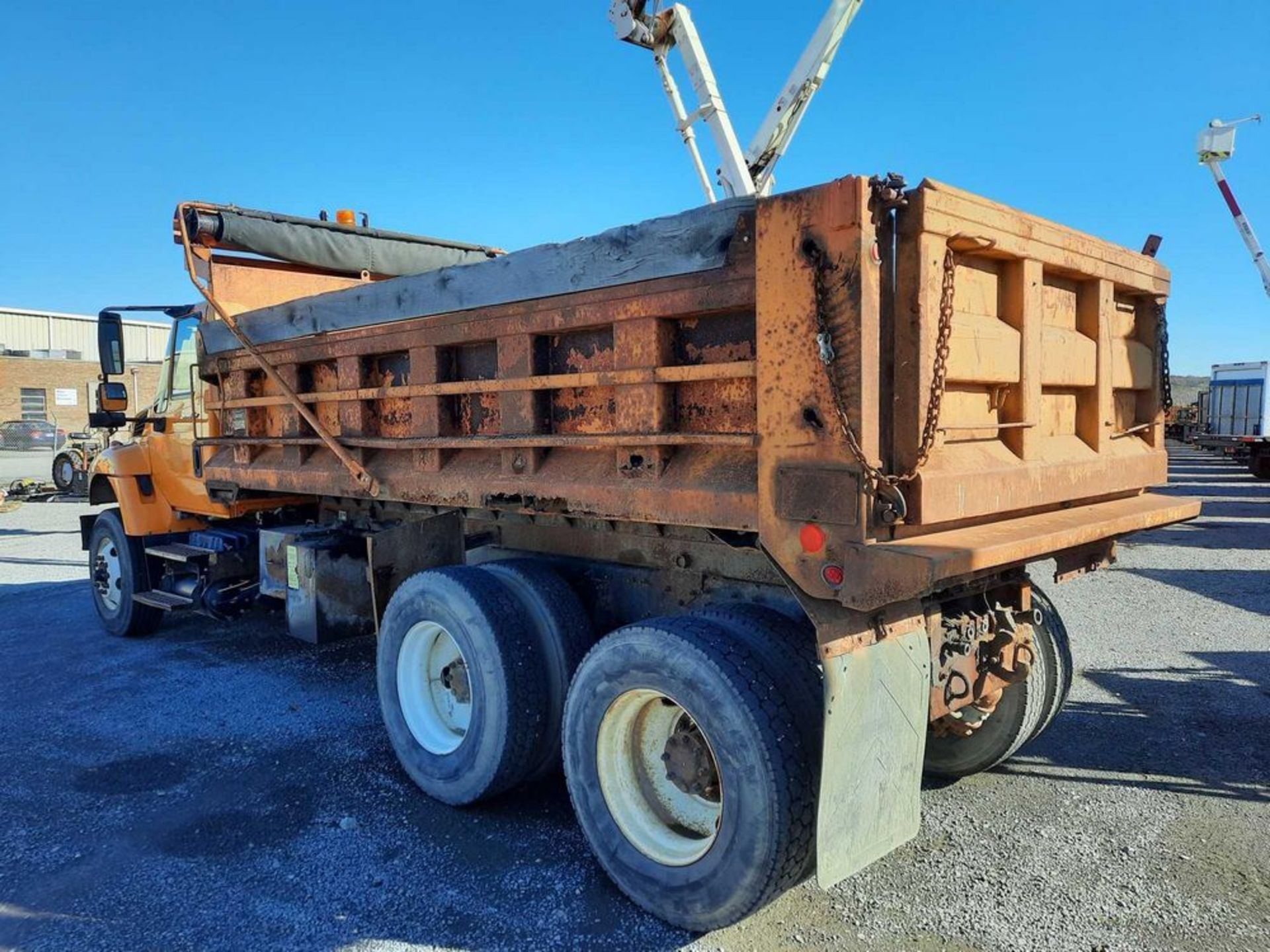 2008 INTERNATIONAL 16' T/A DUMP TRUCK (HC UNIT: HC-2102-008) - Image 3 of 26