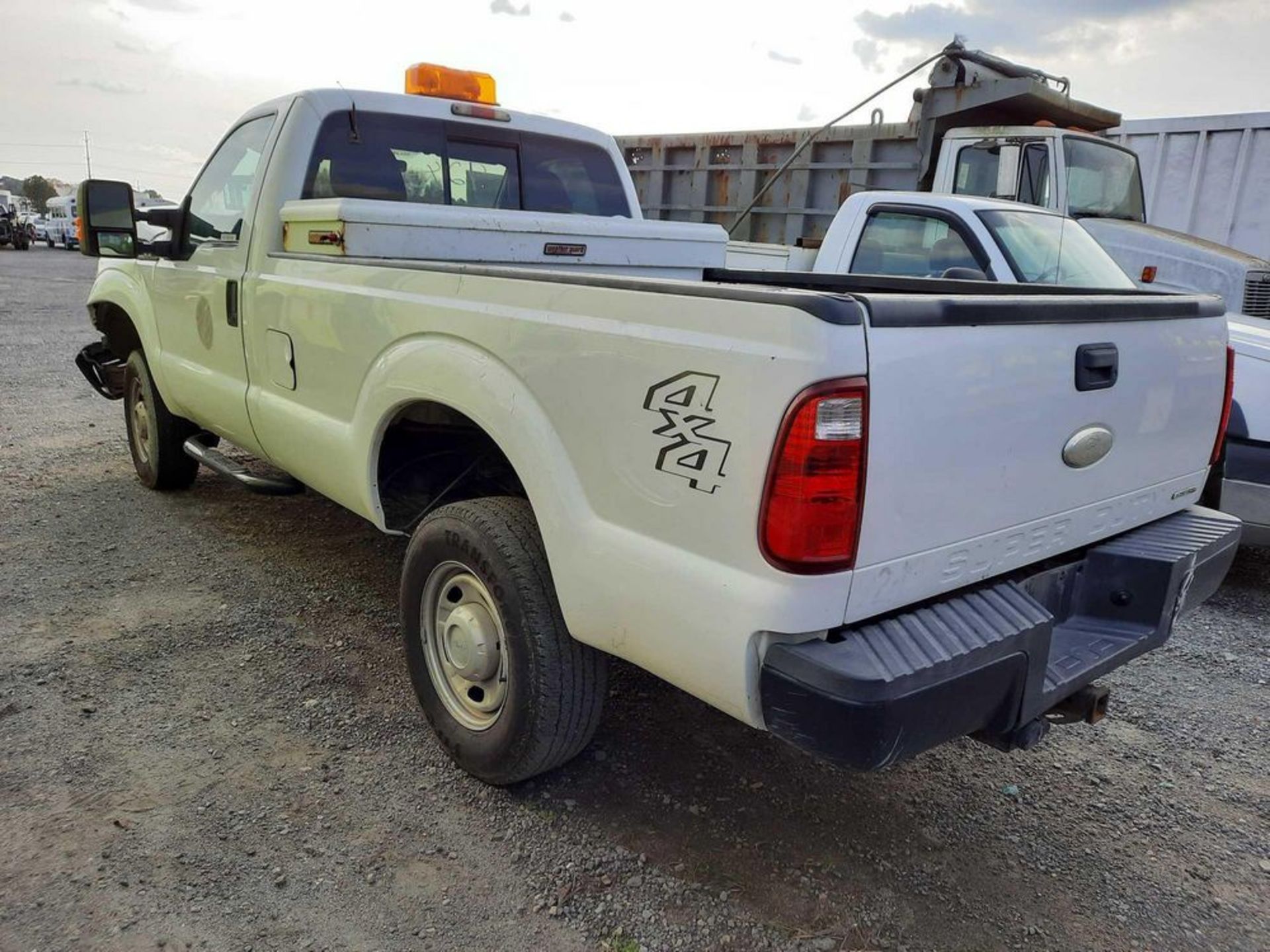 2012 FORD F350 4x4 PICK UP TRUCK (INOPERABLE) (HC UNIT: HC-2102-057) - Image 2 of 5