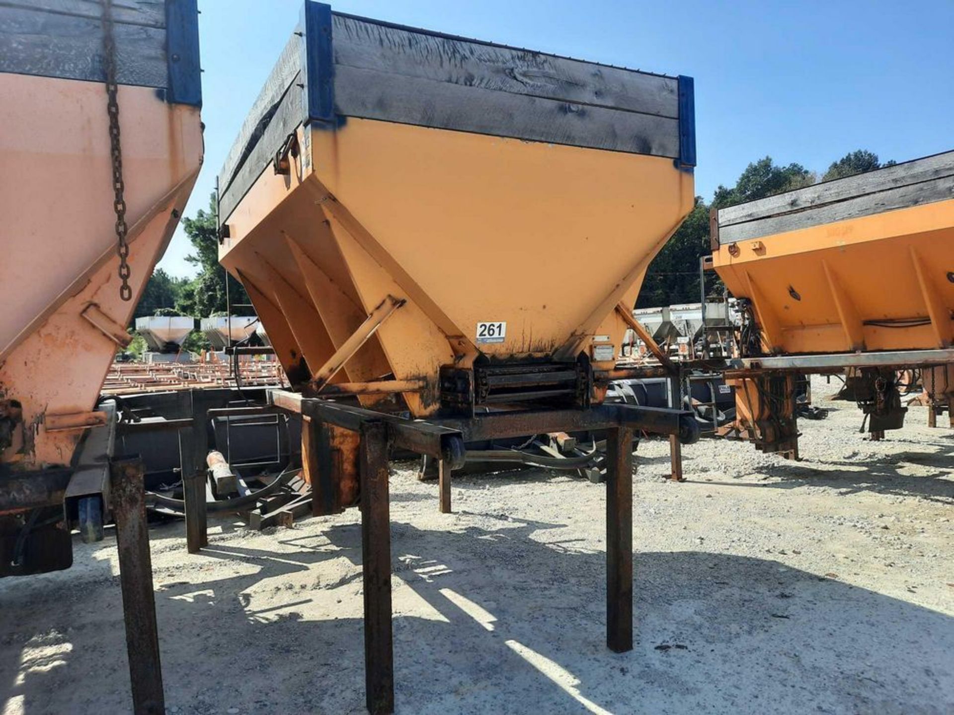 10' Hydraulic Salt Spreader W/Stand