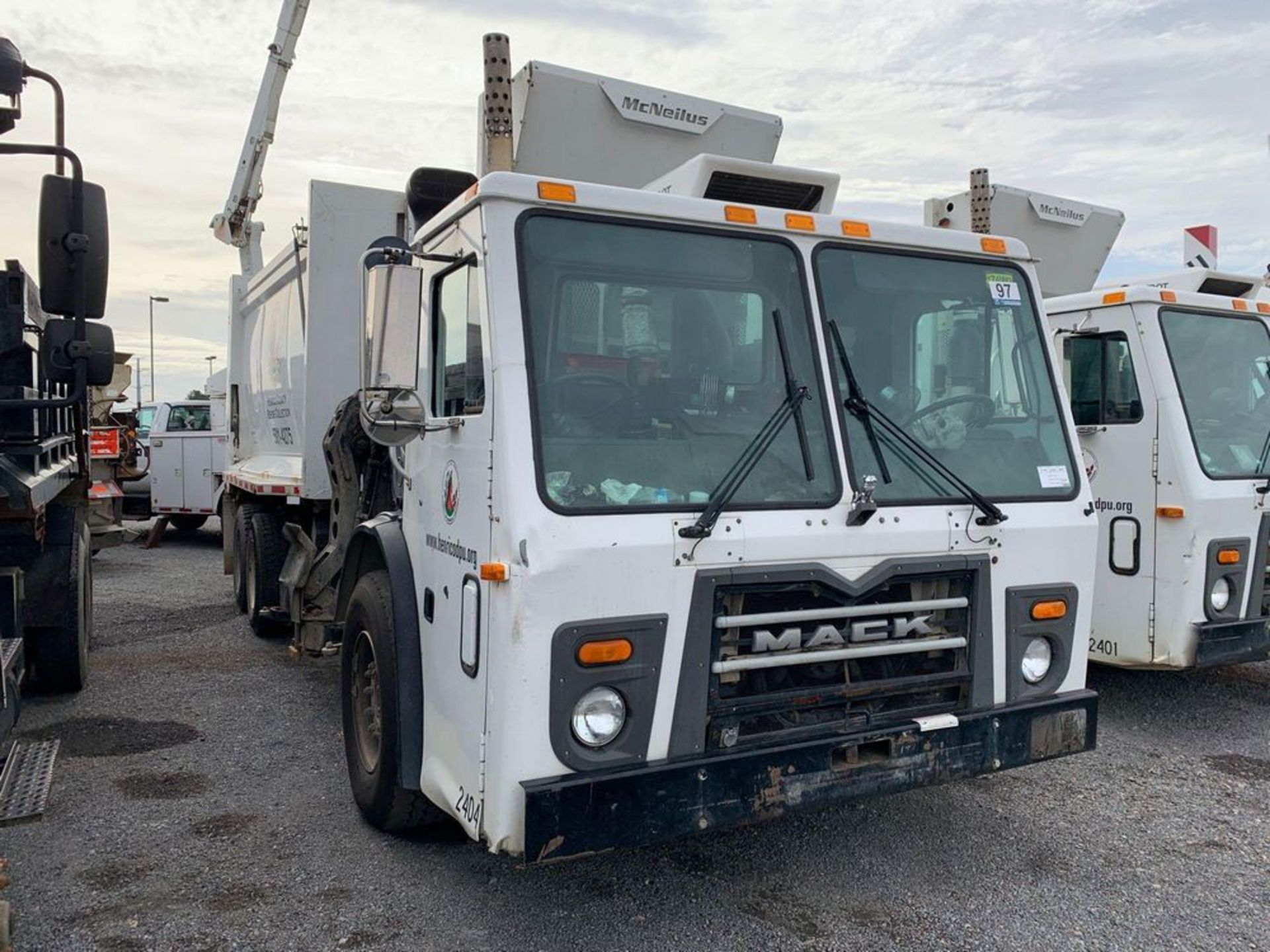 2012 MACK LE600 REFUSE PACKER TRASH TRUCK (HC UNIT: HC-2102-019) - Image 3 of 5