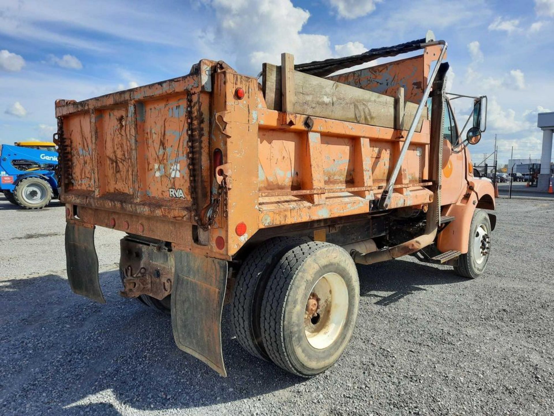 2000 STERLING S/A 10' DUMP TRUCK - Image 3 of 21