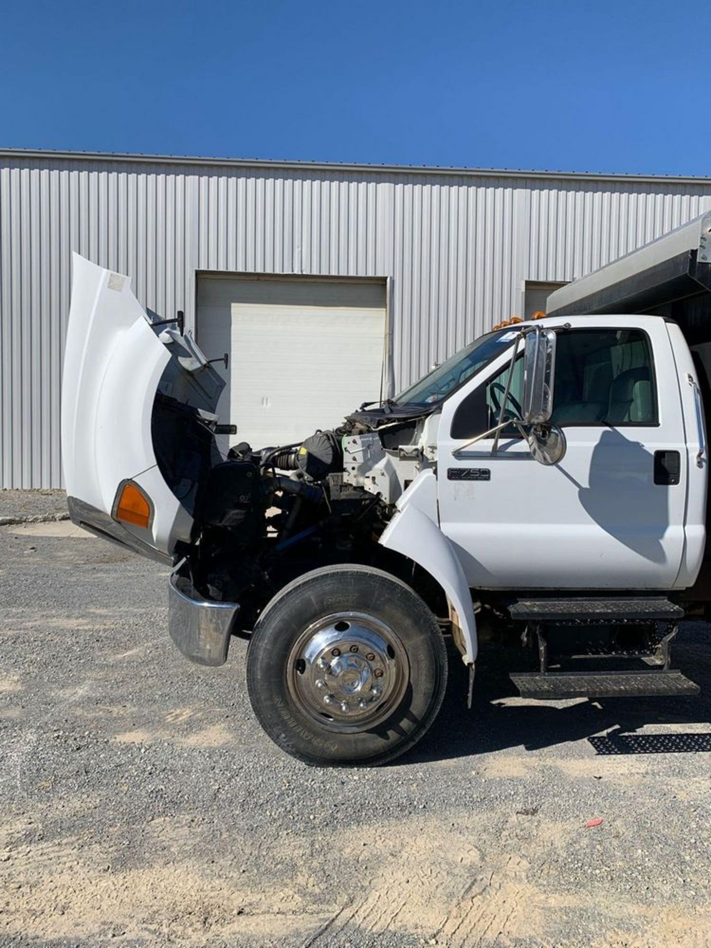 2007 FORD F750 S/A DUMP TRUCK - Image 28 of 48