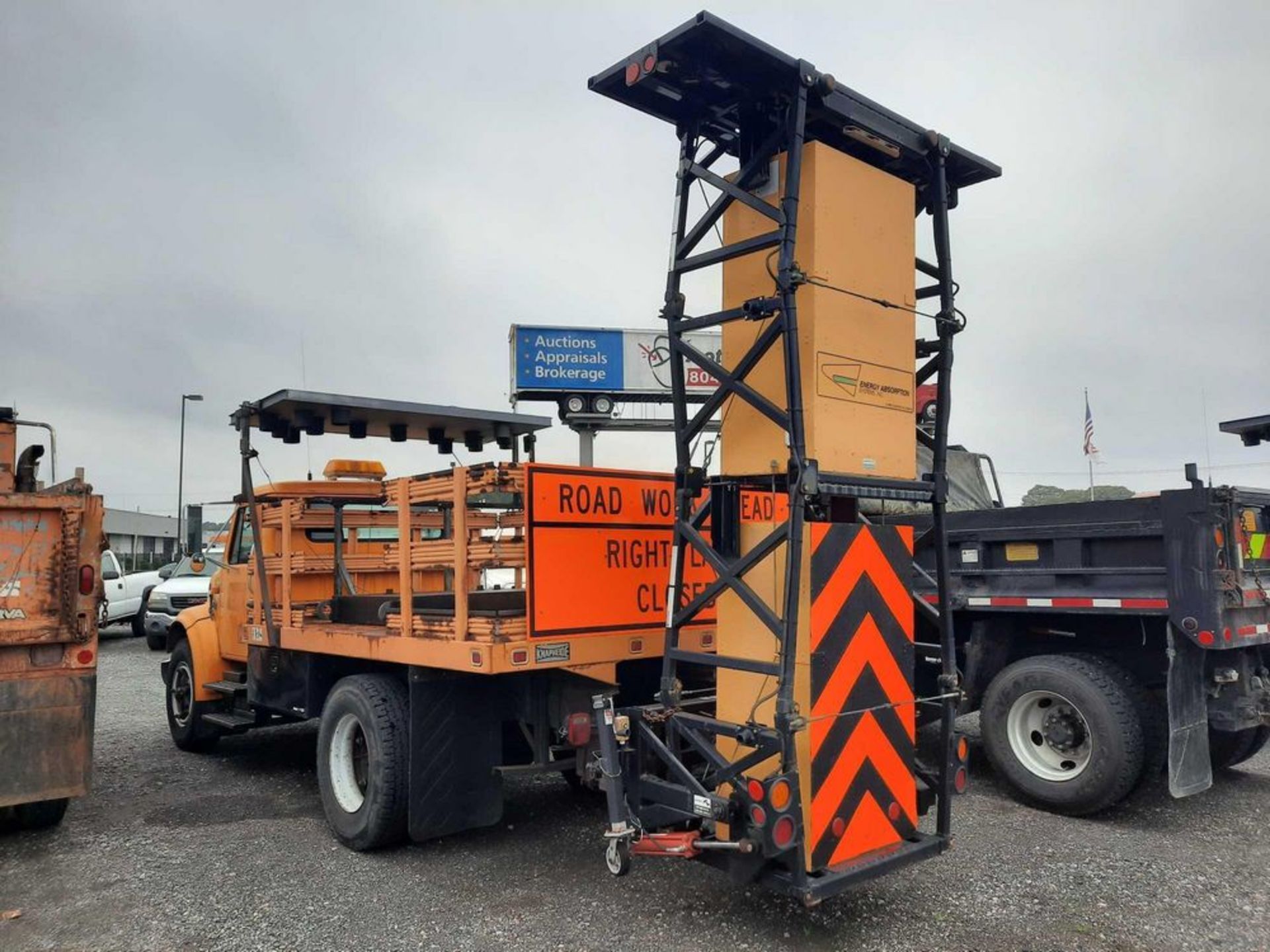 1996 INTERNATONAL 4700 TRUCK - CRASH CUSHION (VDOT UNIT: R02117) - Image 4 of 14