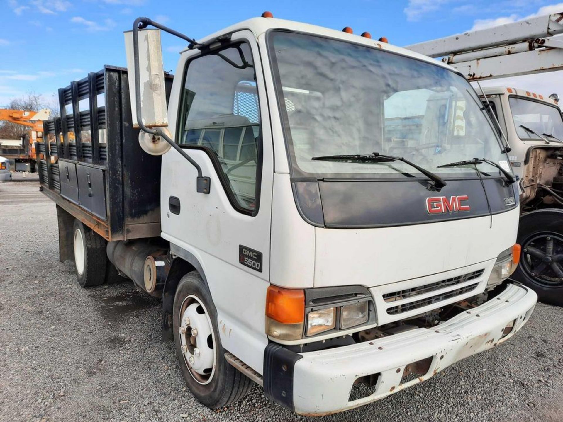 2001 GMC FLATBED TRUCK