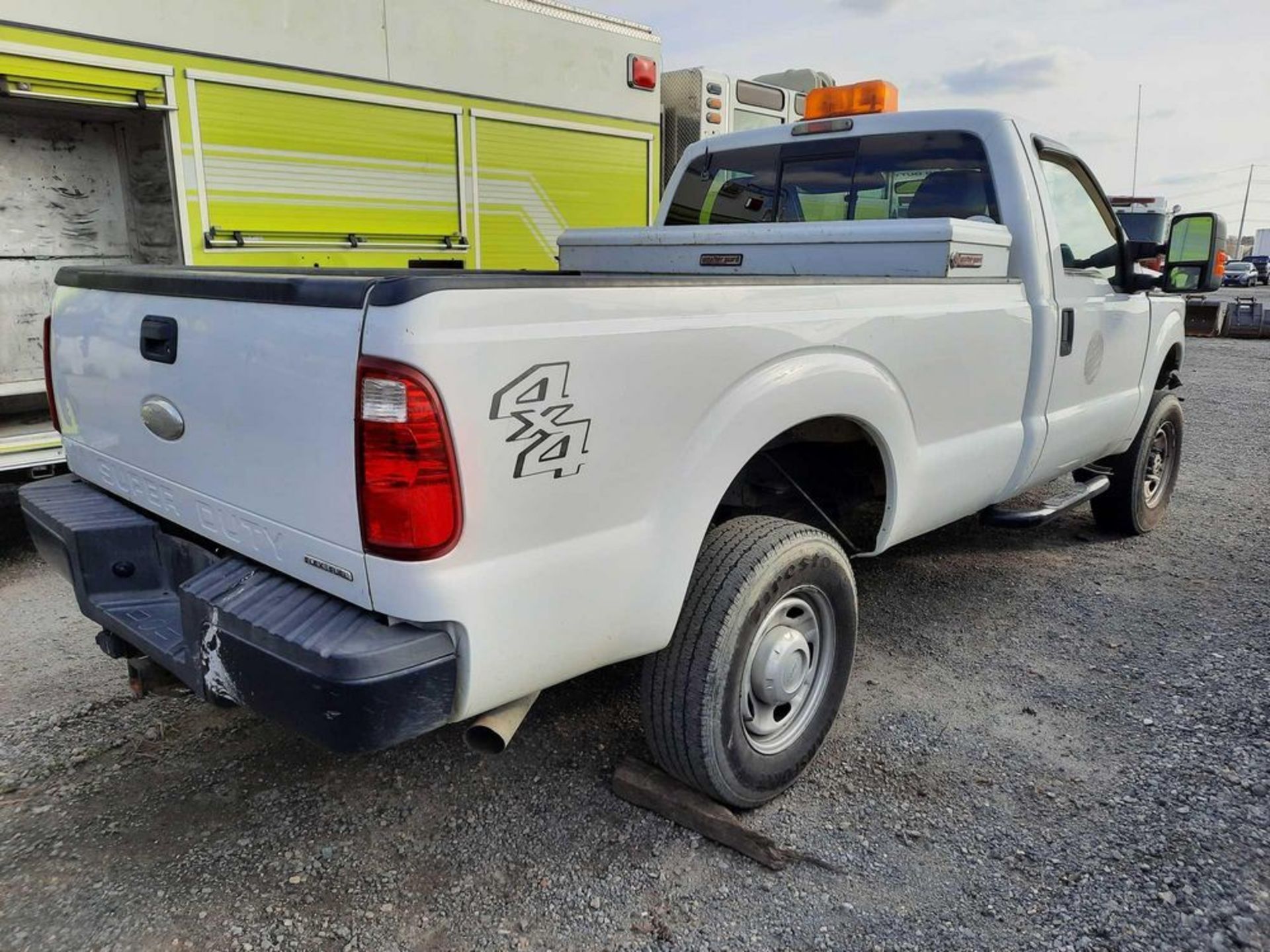 2012 FORD F350 4x4 PICK UP TRUCK (INOPERABLE) (HC UNIT: HC-2102-057) - Image 3 of 5