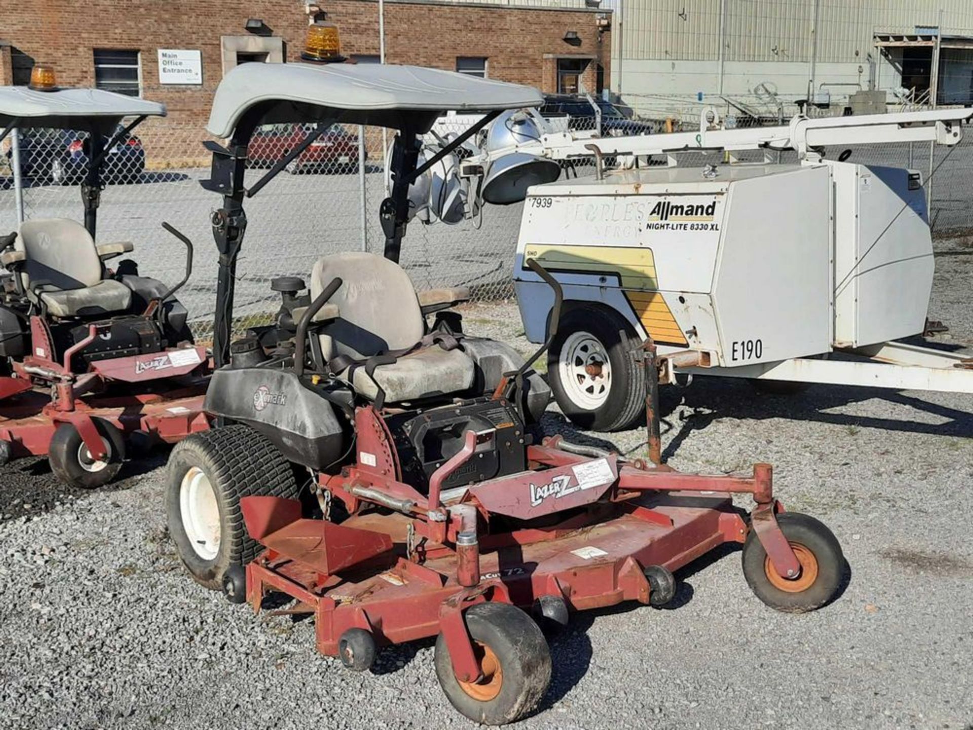 2005 EXMARK LZ27KC724 FRONT-MOUNT RIDING MOWER (INOP) (VDOT UNIT: N24033) - Image 3 of 14