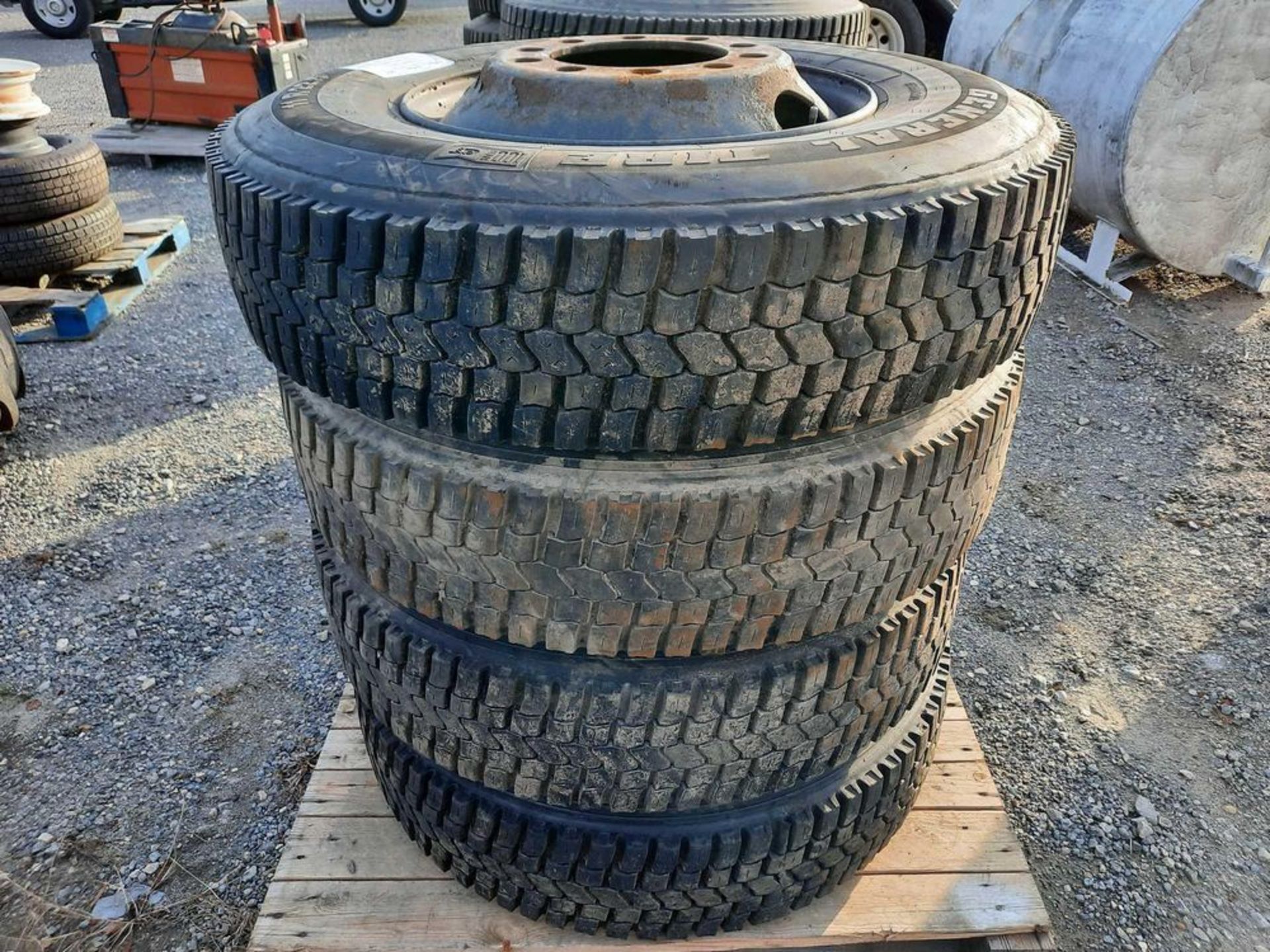 PALLET OF 4 ROAD TRACTOR/BUS TIRES (4 of 4 Pallets) - Image 4 of 5