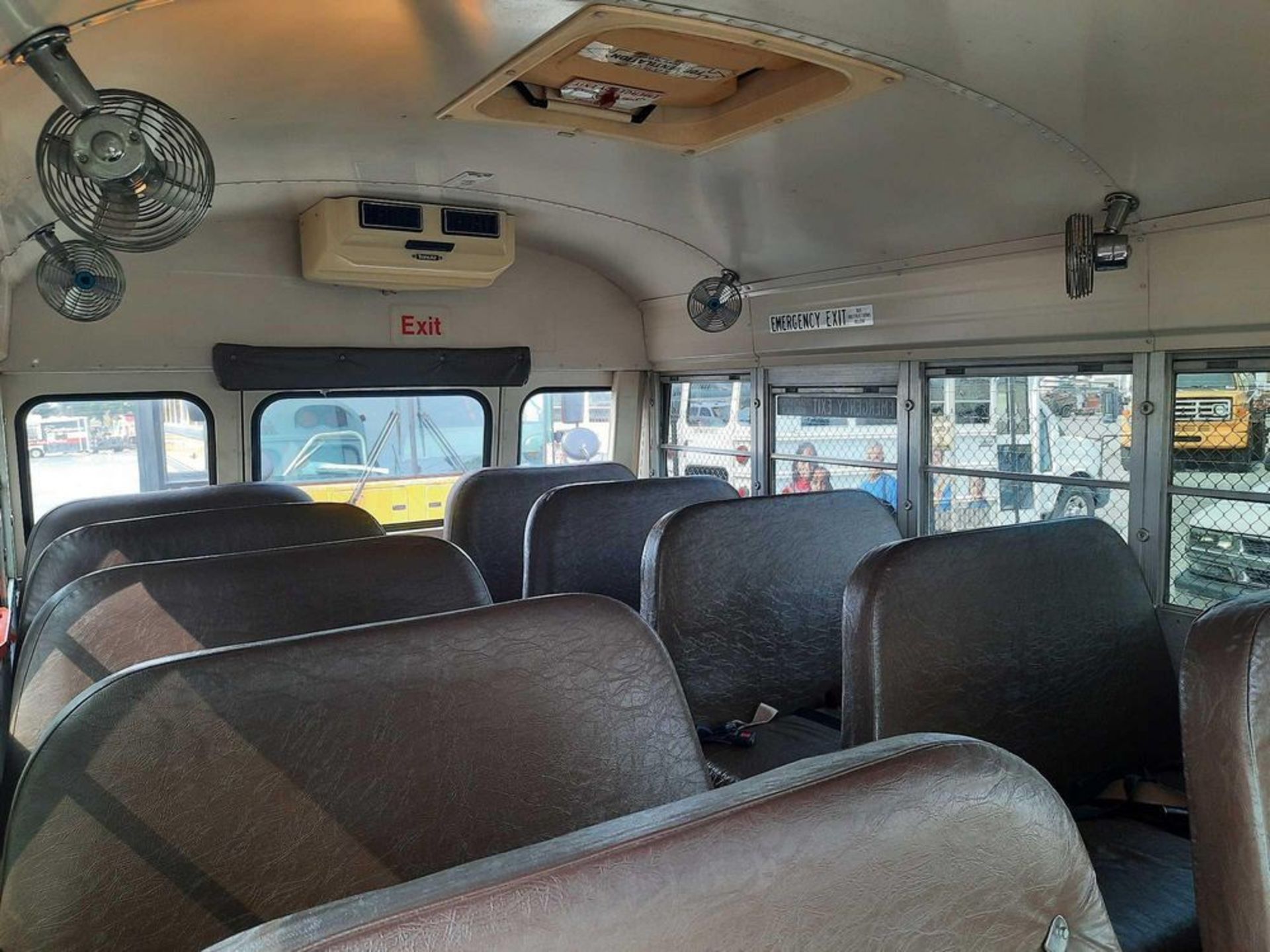 1996 GMC VANDURA 3500 SHORT BUS - Image 10 of 16