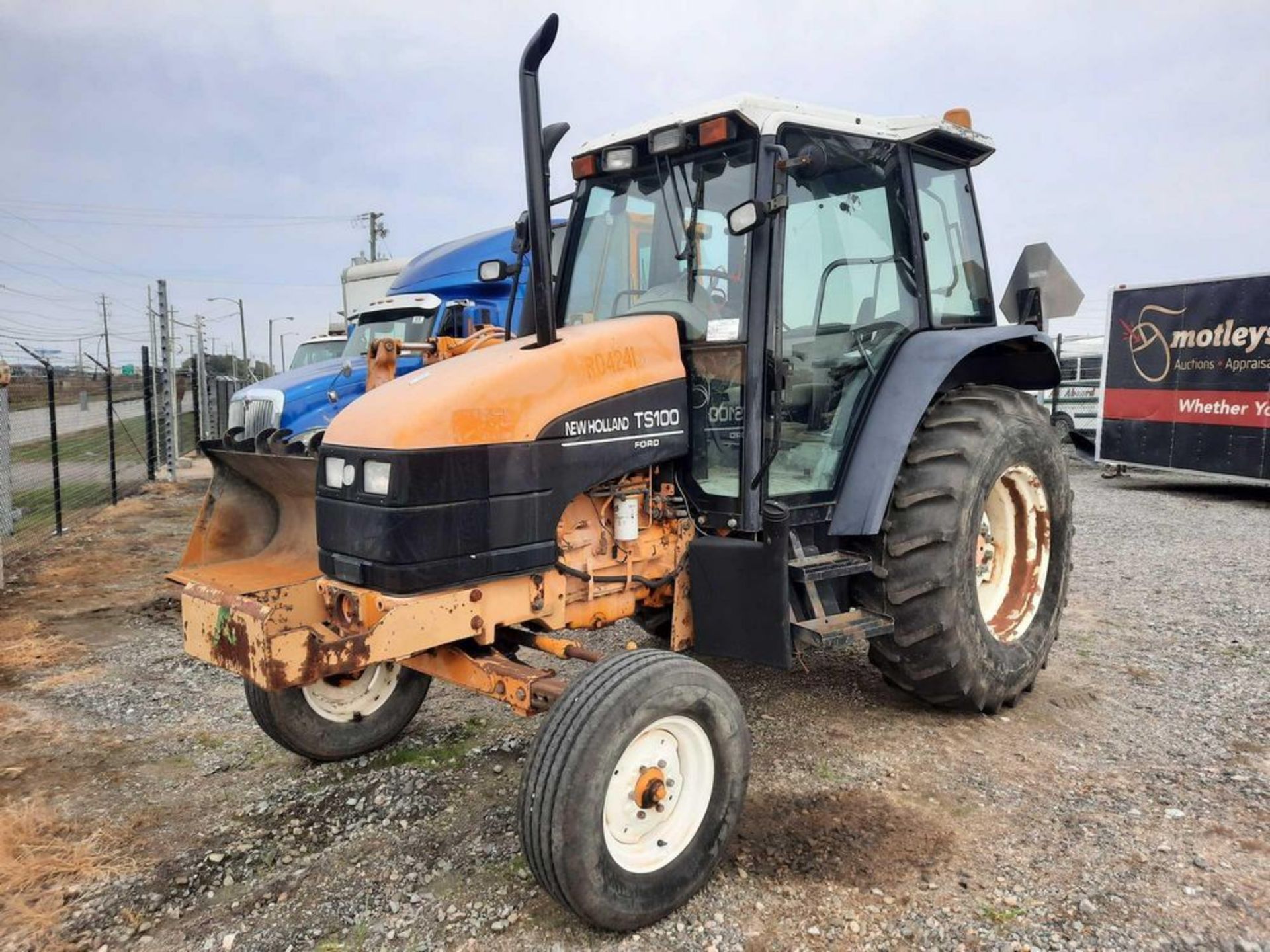 1998 NEW HOLLAND TS100 TRACTOR - ROTARY DITCHER (VDOT UNIT: R04241)