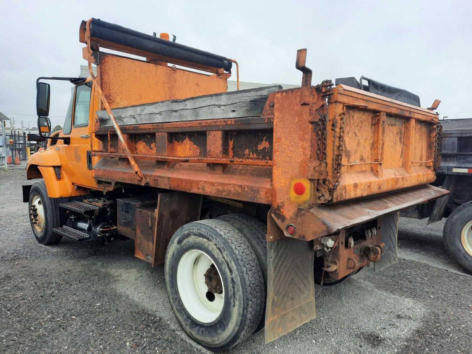 2008 INTERNATIONAL WORKSTAR 7300 10' S/A DUMP TRUCK (HC UNIT: HC-2102-009) - Image 2 of 22