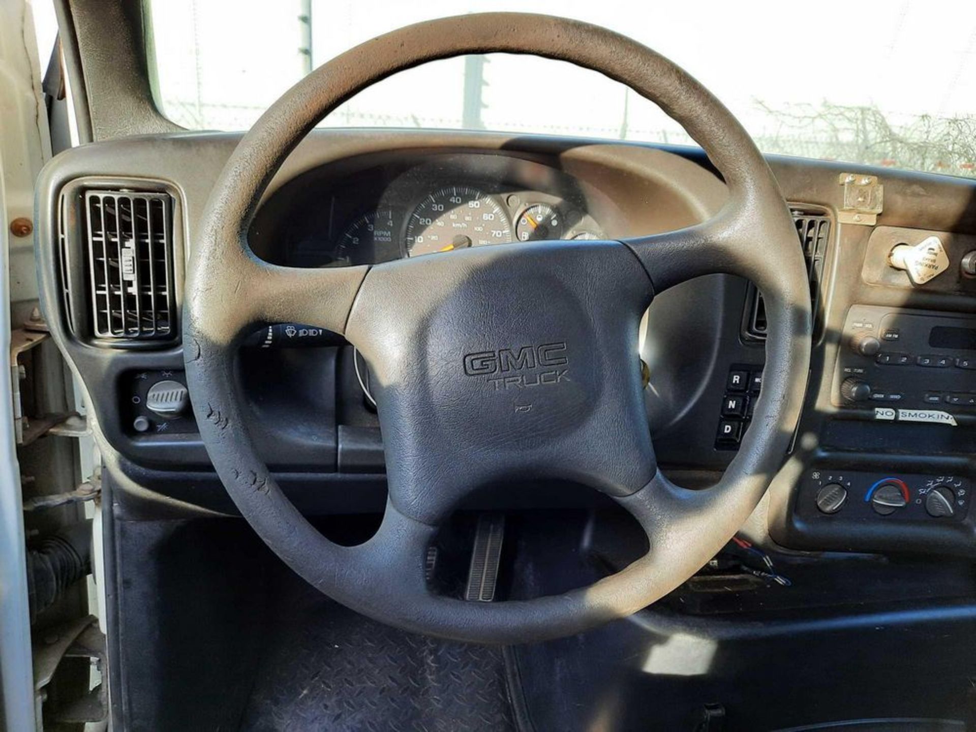 2005 GMC C7500 S/A DUMP TRUCK (INOP )(VDOT UNIT: R07185) - Image 7 of 26