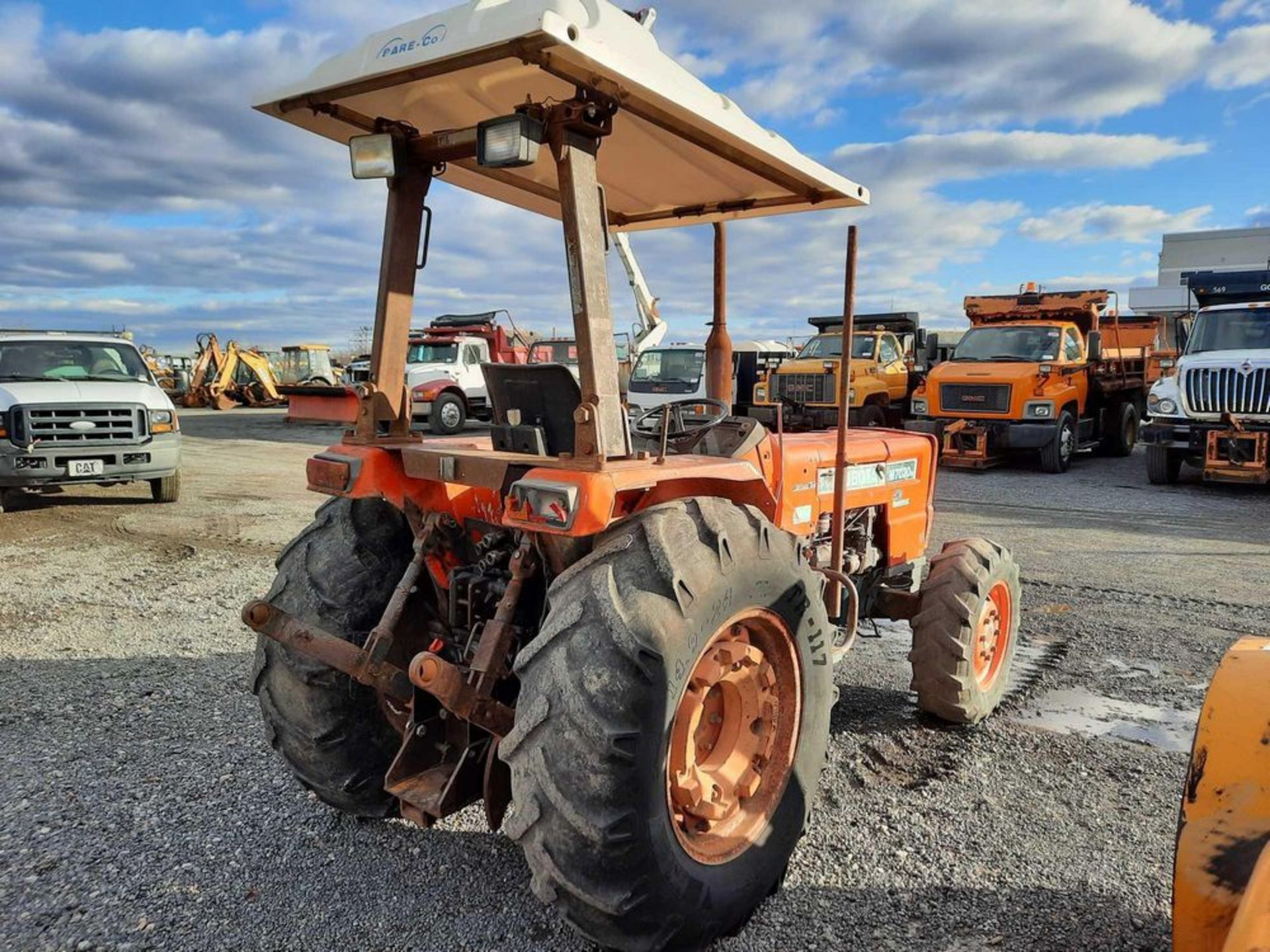 KUBOTA M7030 TRACTOR - Image 3 of 14