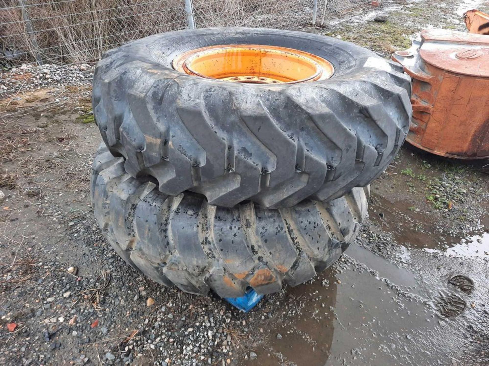 (2) 14.00-24 TIRES (VDOT UNIT: MISC:005) - Image 2 of 6