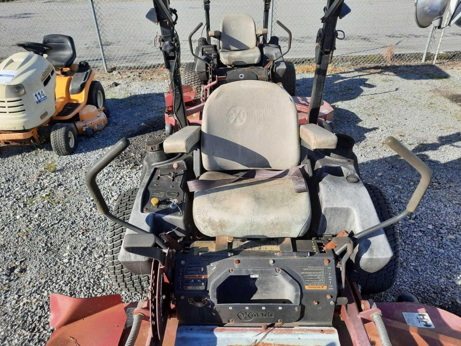 2005 EXMARK LZ27KC724 FRONT-MOUNT RIDING MOWER (INOP) (VDOT UNIT: N24033) - Image 9 of 14