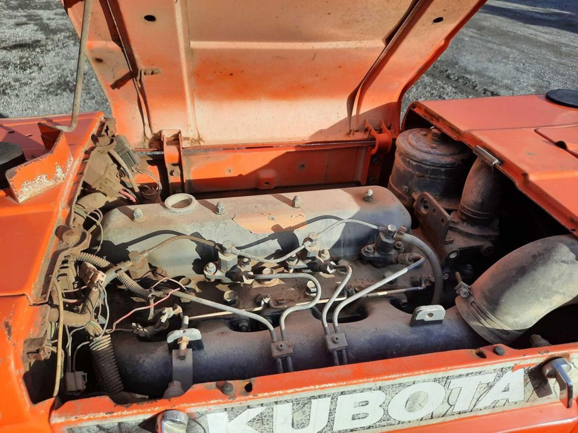 KUBOTA M7030 TRACTOR - Image 9 of 14