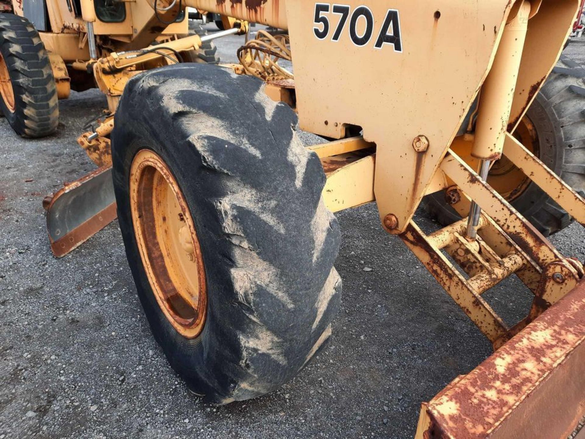 1984 JOHN DEERE 570A MOTOR GRADER - Image 14 of 18