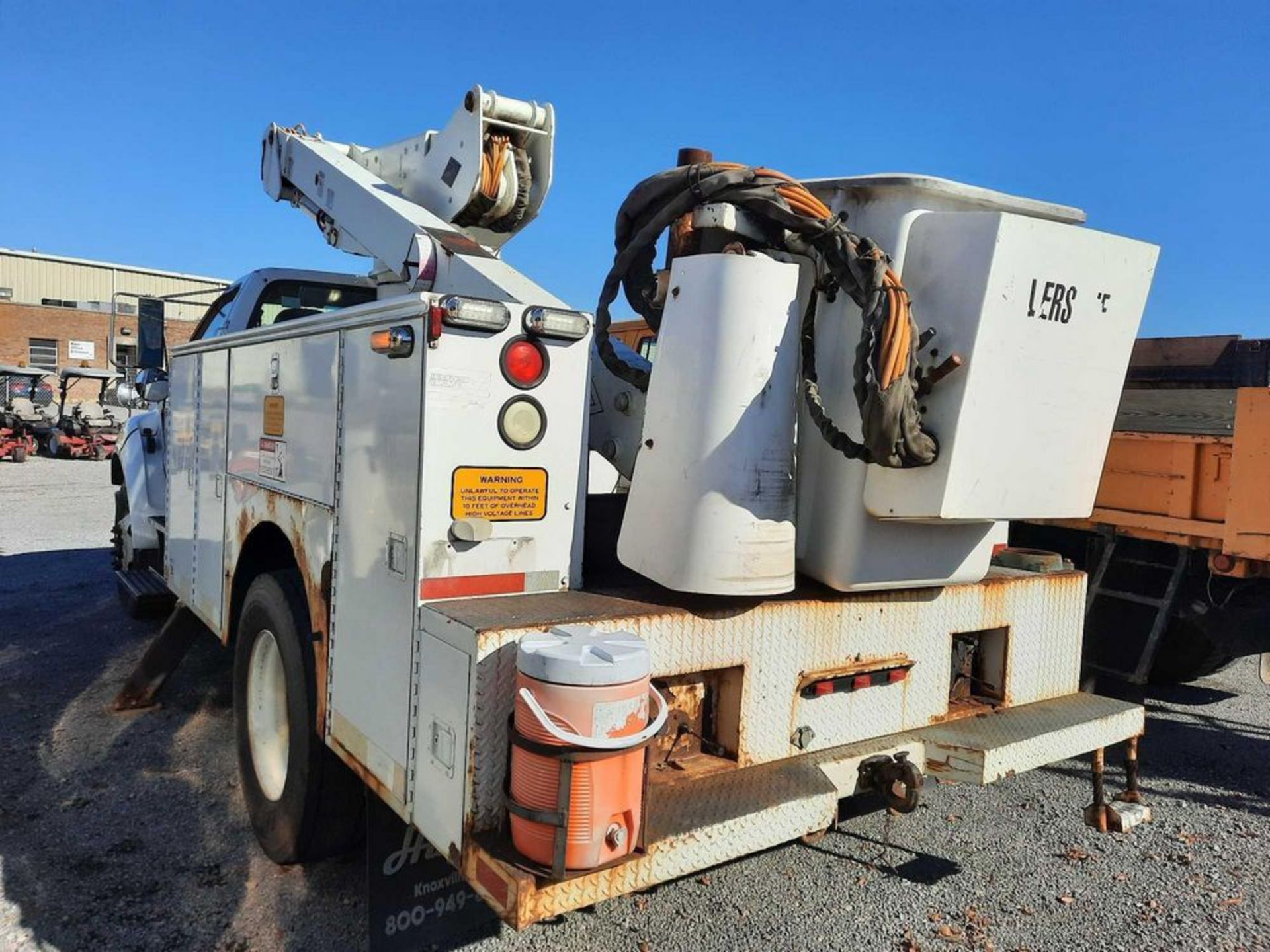 2004 FORD F650 TRUCK - AERIAL BUCKET (VDOT UNIT: R06608) - Image 16 of 40