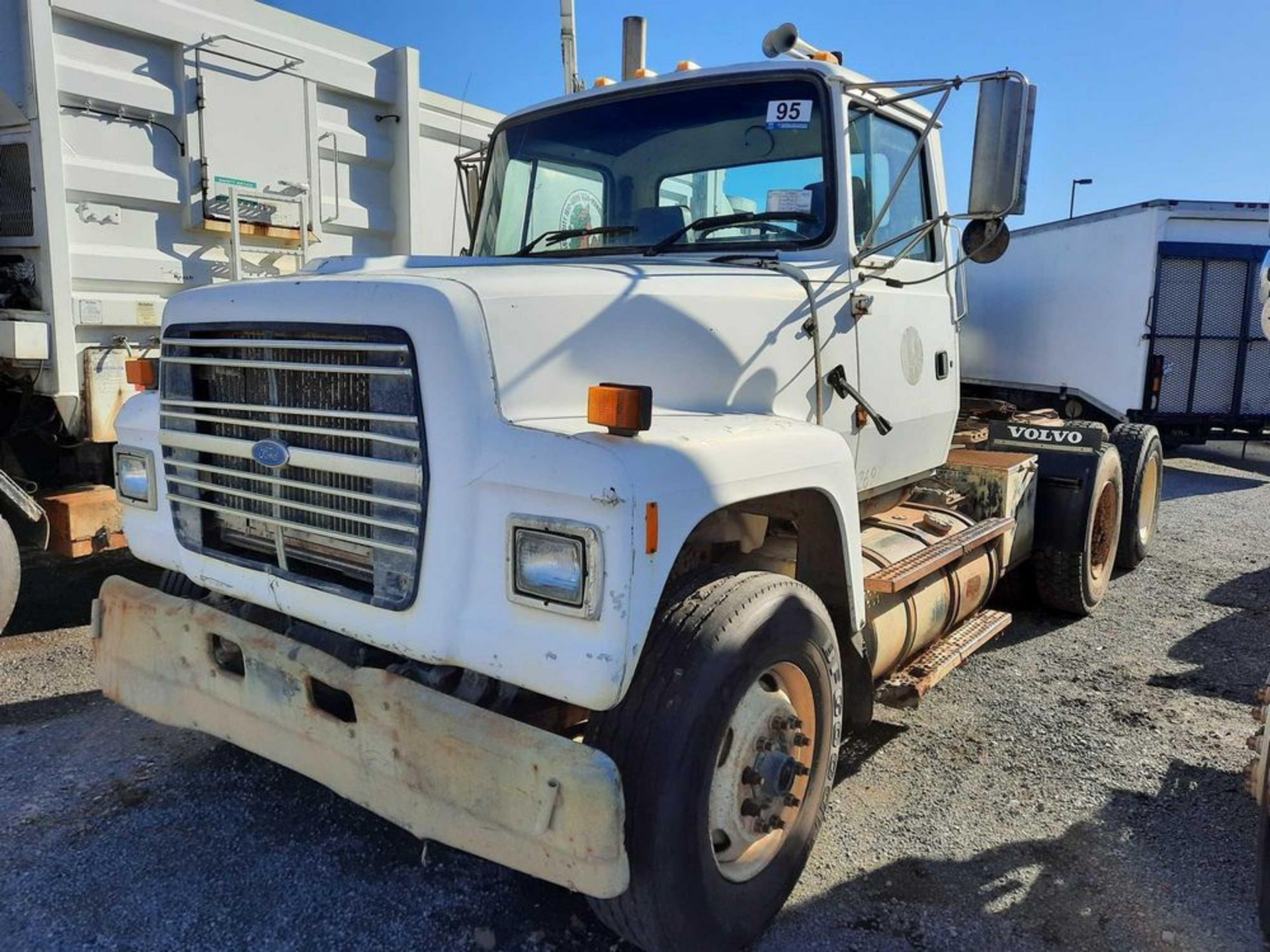 1997 FORD T/A DAY CAB ROAD TRACTOR (HC UNIT: HC-2102-027)