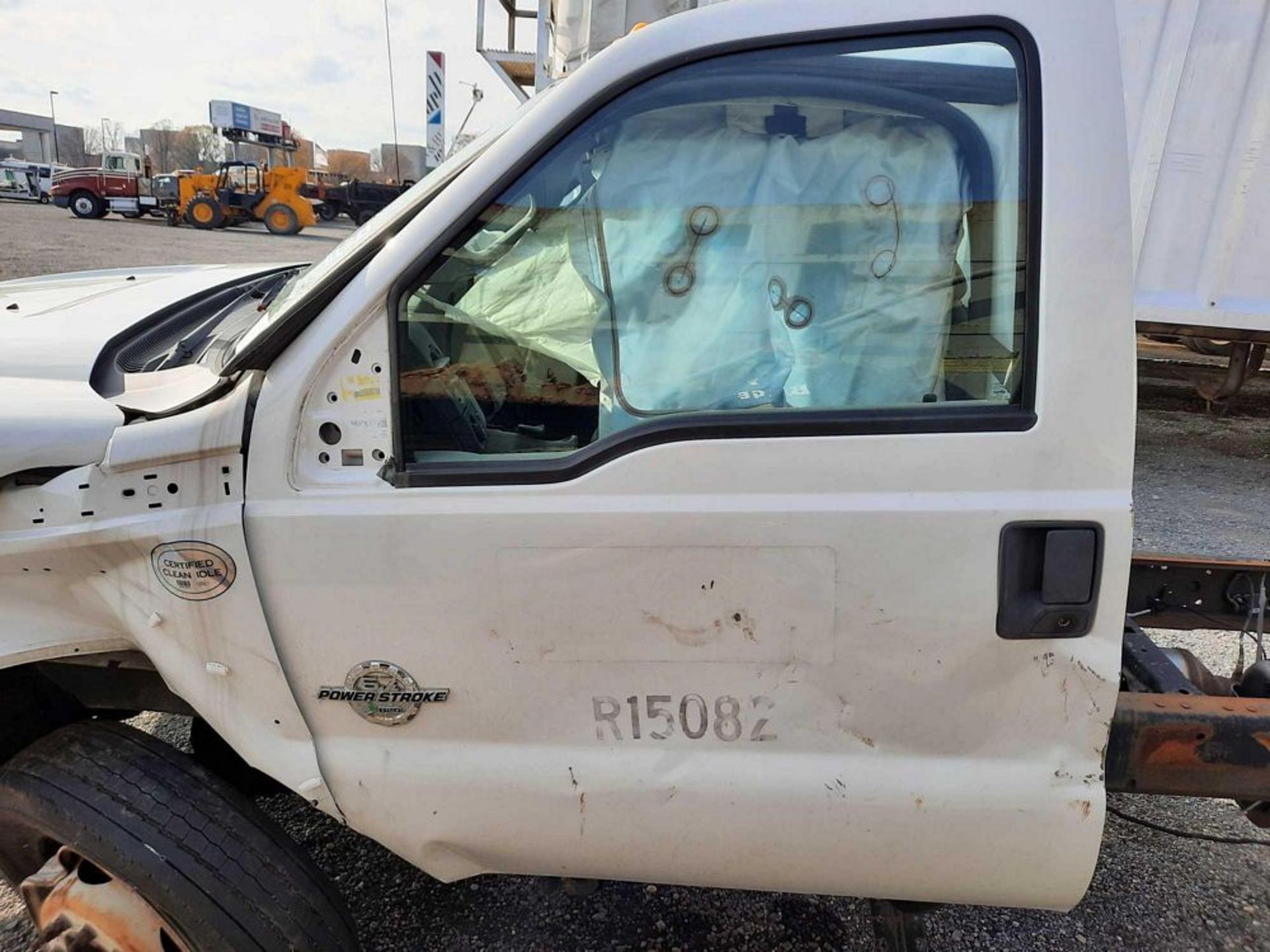 2015 FORD F550 UTILITY TRUCK W/CRANE (INOP) (VDOT UNIT: R15082) - Image 18 of 18