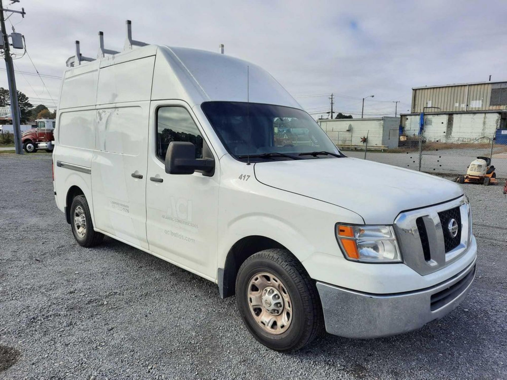 2013 NISSAN NV2500HD CARGO VAN - Image 4 of 17