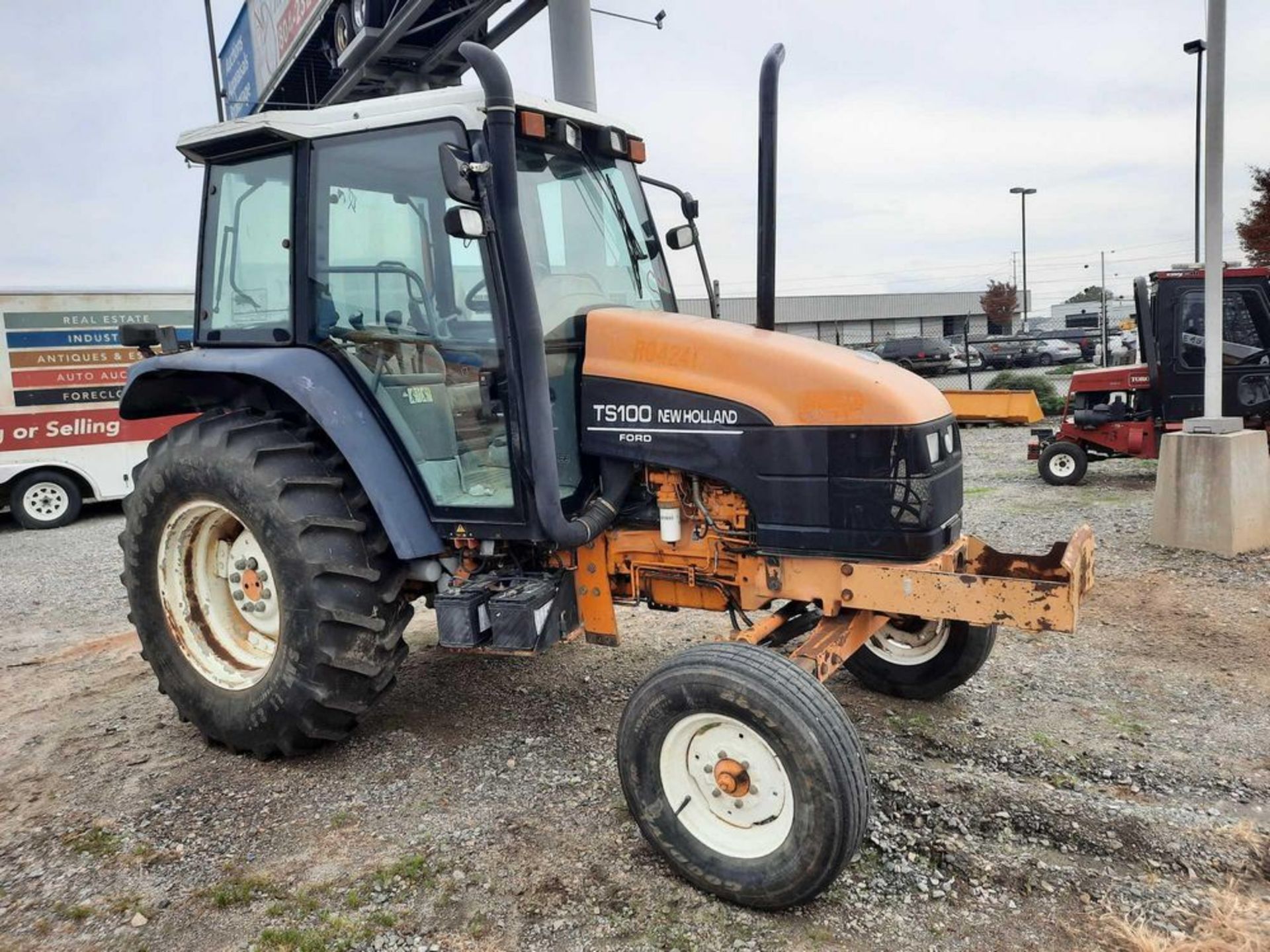 1998 NEW HOLLAND TS100 TRACTOR - ROTARY DITCHER (VDOT UNIT: R04241) - Image 2 of 15