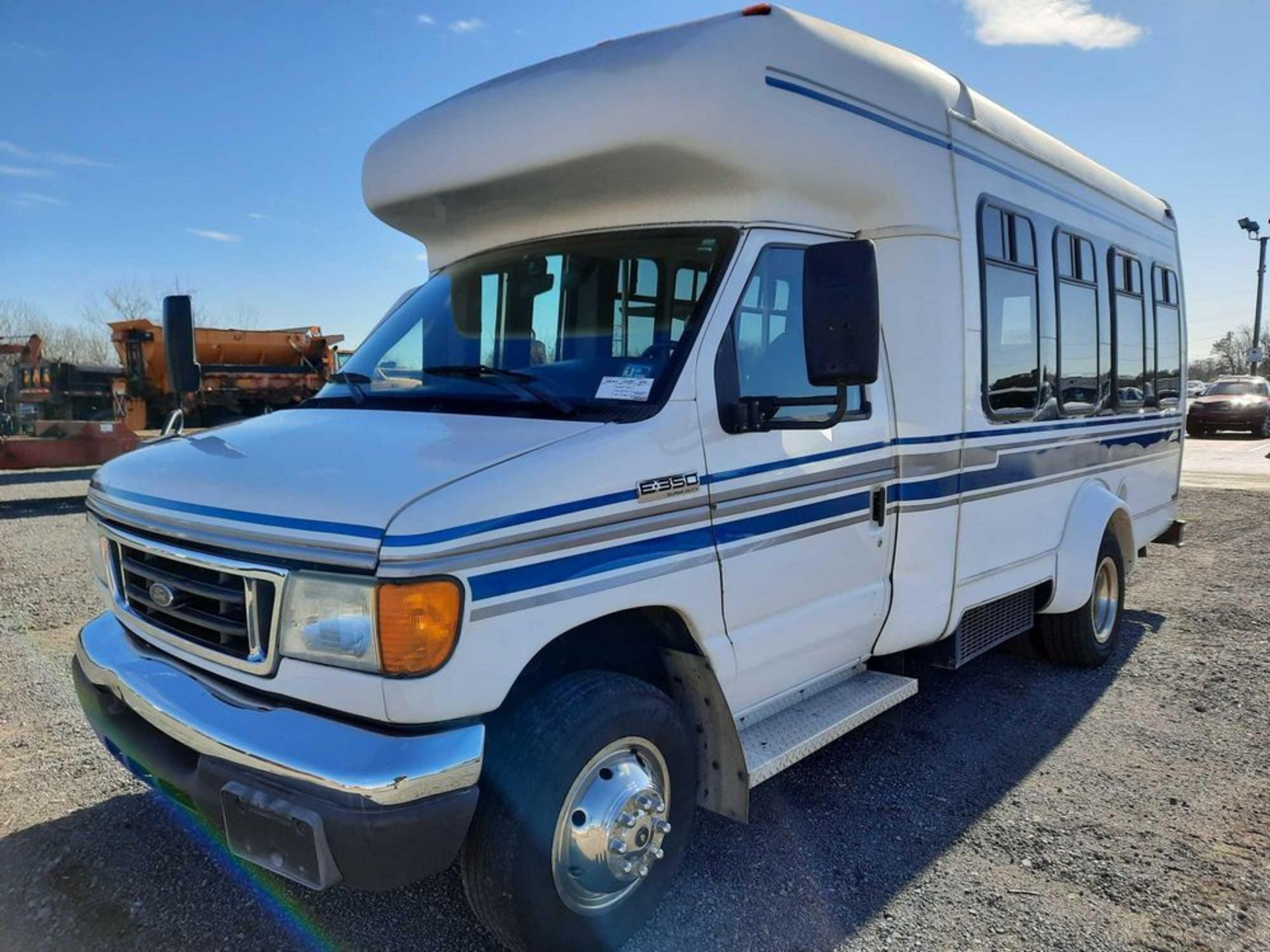 2006 FORD E350 TRANSPORTATION BUS