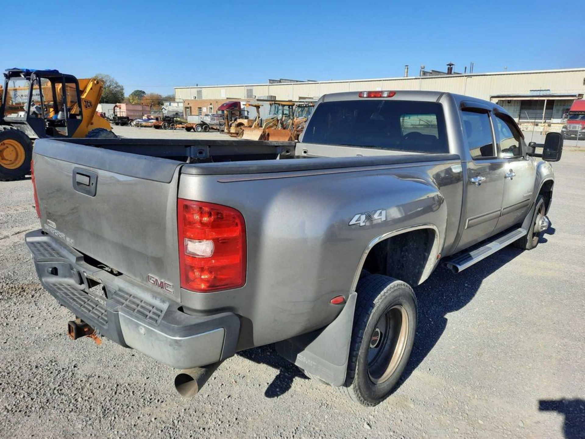 2008 GMC SIERRA 3500HD 4x4 CREW CAB DUALLY TRUCK - Image 3 of 19