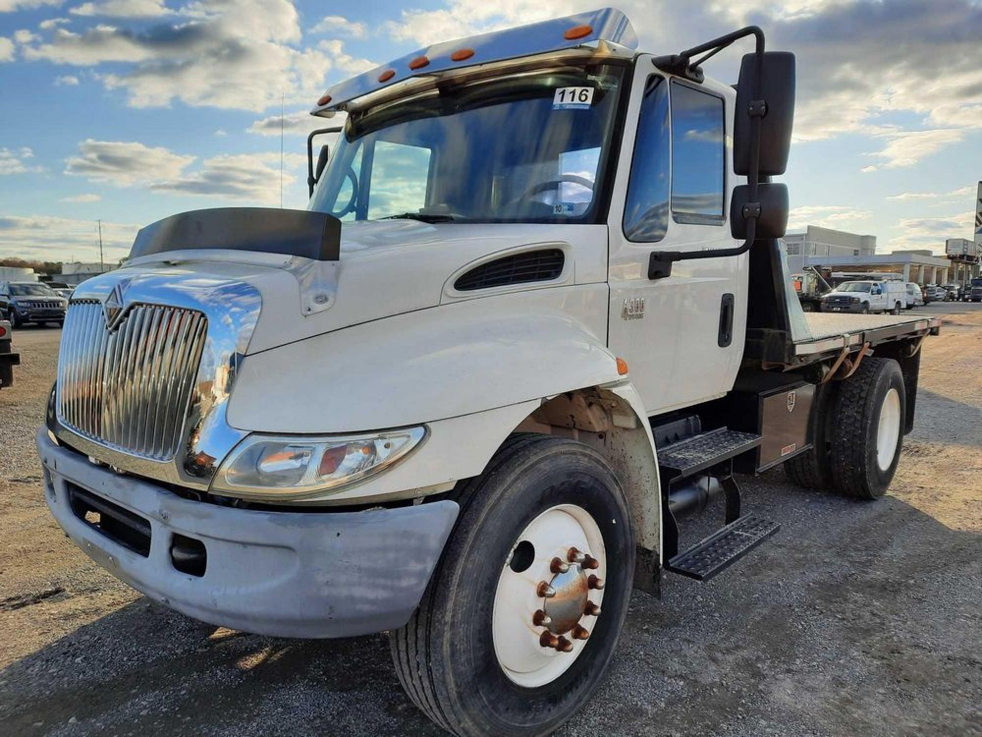 2006 INTERNATIONAL 4300 FLATBED TRUCK