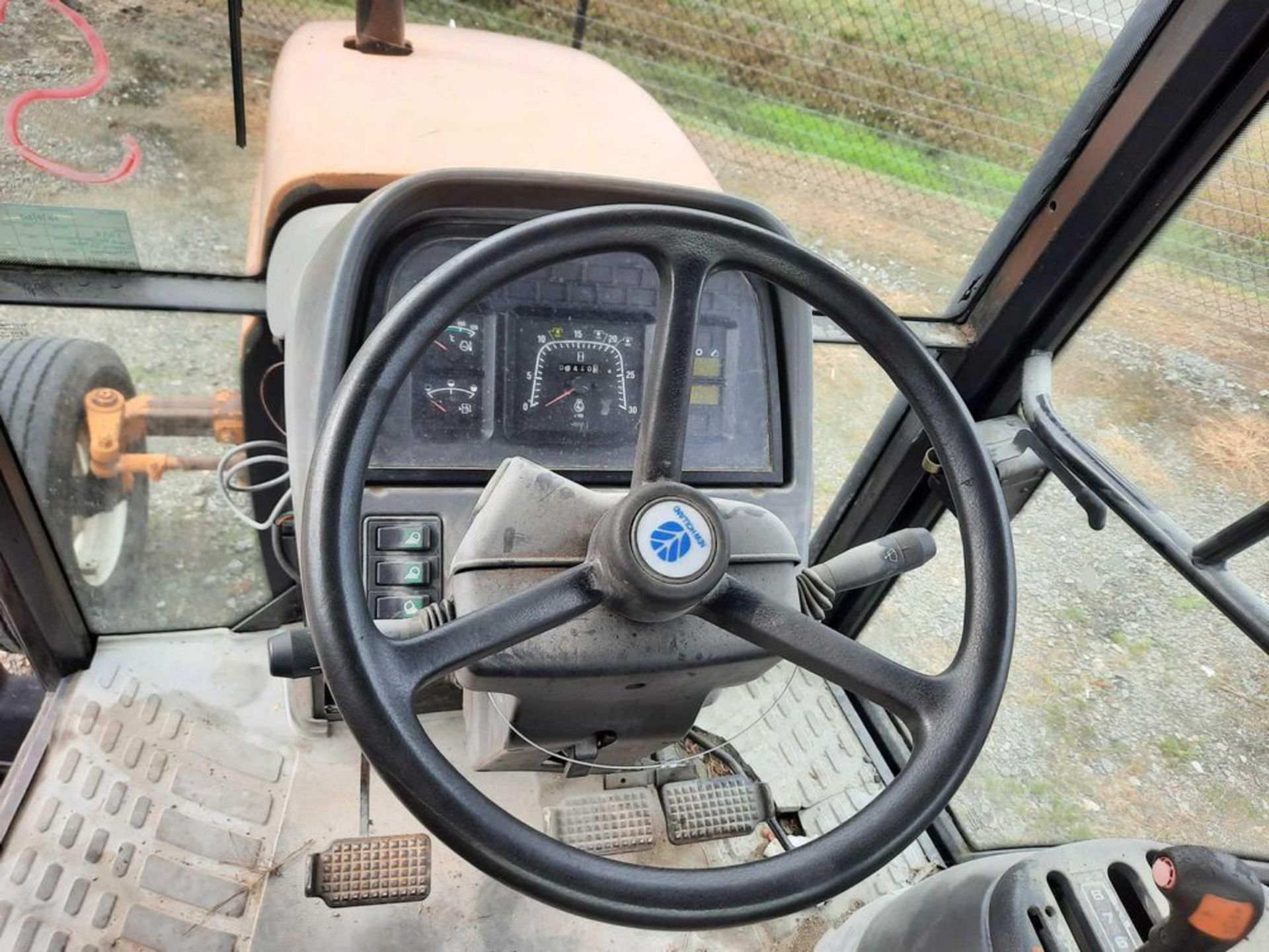 1998 NEW HOLLAND TS100 TRACTOR - ROTARY DITCHER (VDOT UNIT: R04241) - Image 8 of 15