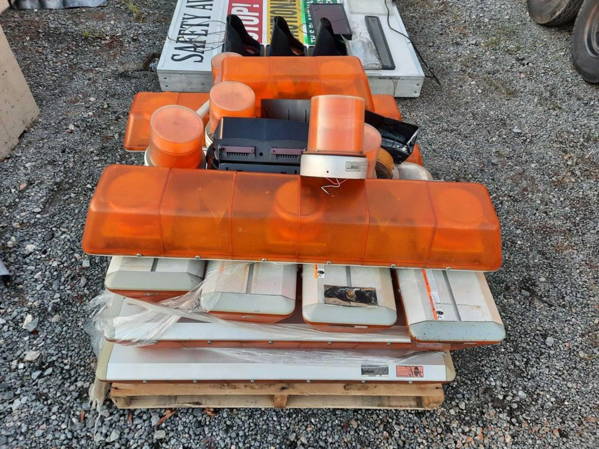 PALLET OF LIGHT BAR (VDOT UNIT: MISC:003) - Bild 4 aus 4