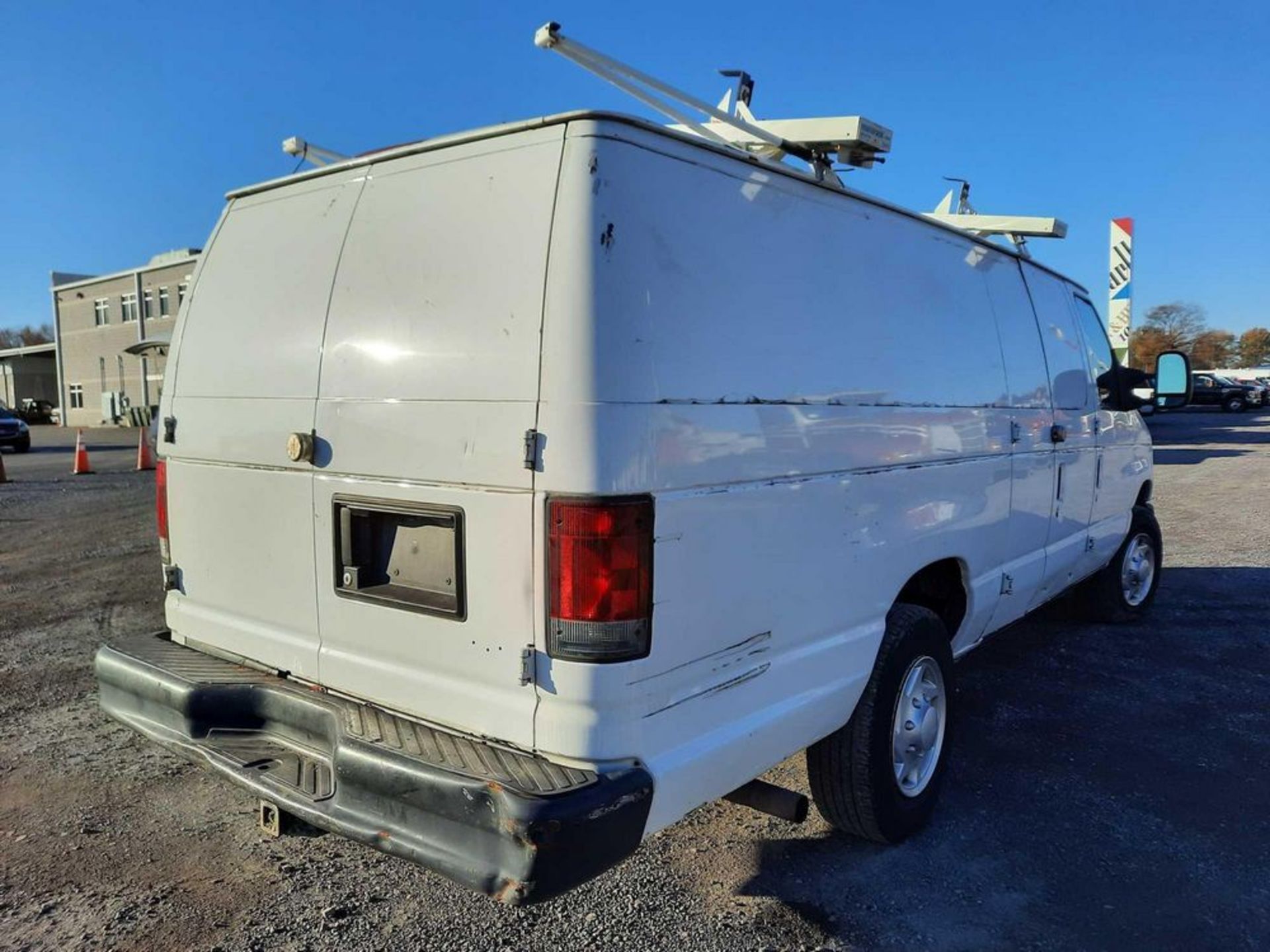 2011 FORD CARGO VAN - Image 3 of 15