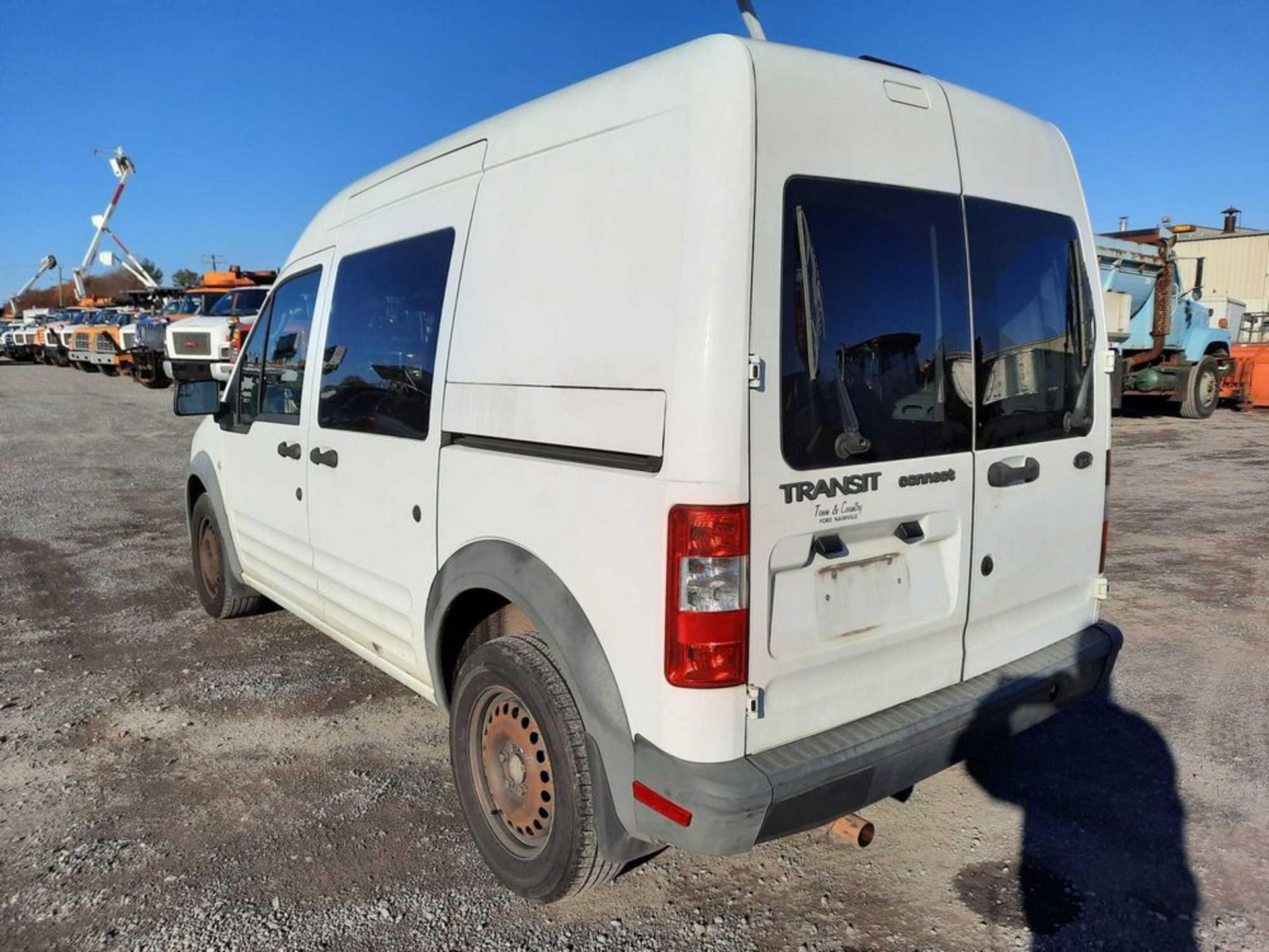 2011 FORD TRANSIT CONNECT VAN - Image 2 of 16