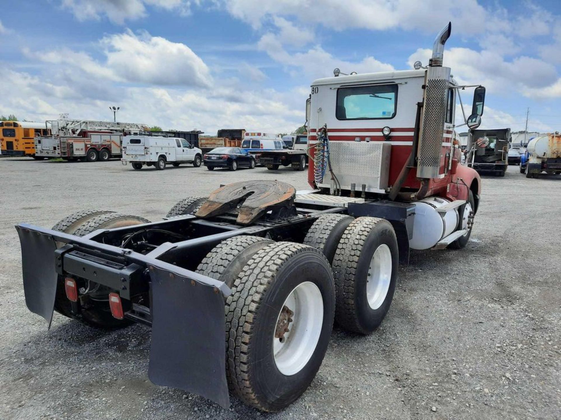1993 INTERNATIONAL T/A ROAD TRACTOR - Image 3 of 18