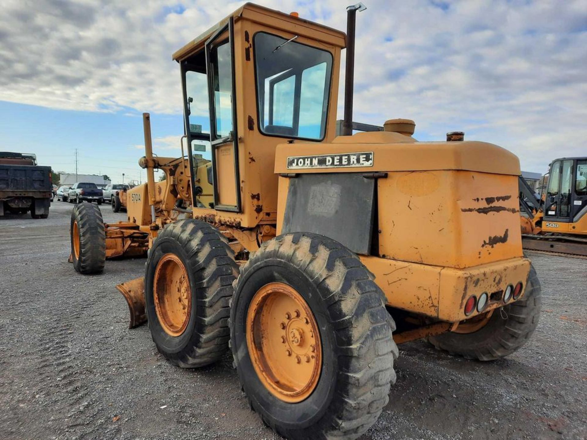 1984 JOHN DEERE 570A MOTOR GRADER - Image 3 of 18