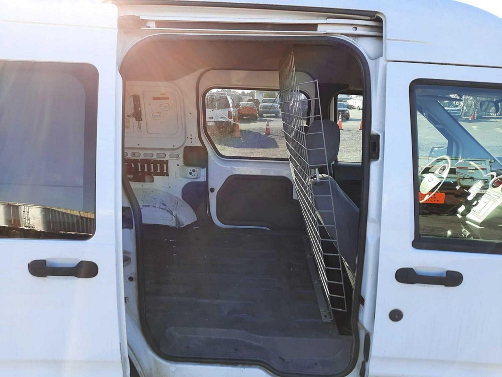 2011 FORD TRANSIT CONNECT VAN - Image 13 of 16