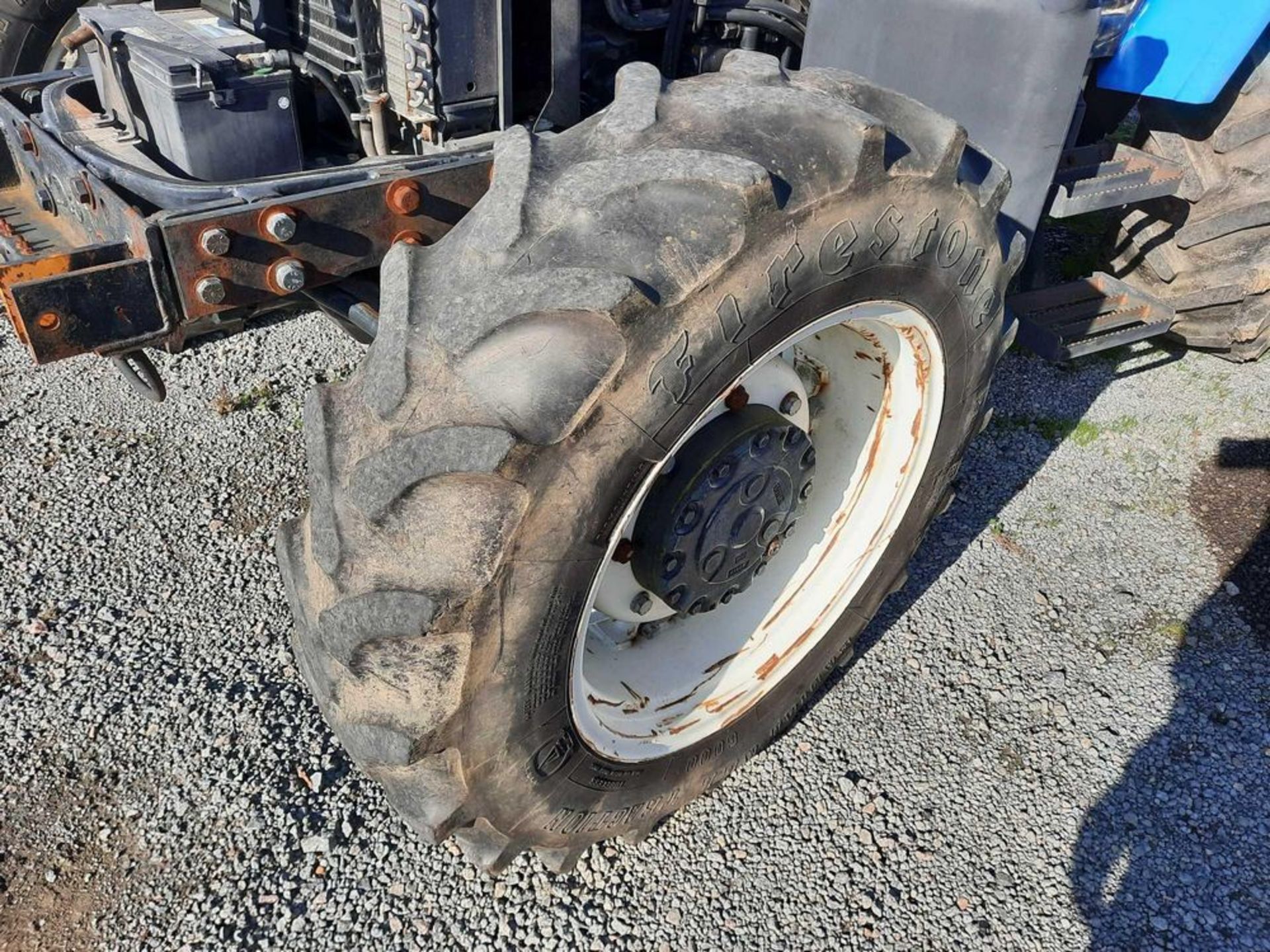 2005 NEW HOLLAND TL80A TRACTOR (VDOT UNIT: R08155) - Image 15 of 17