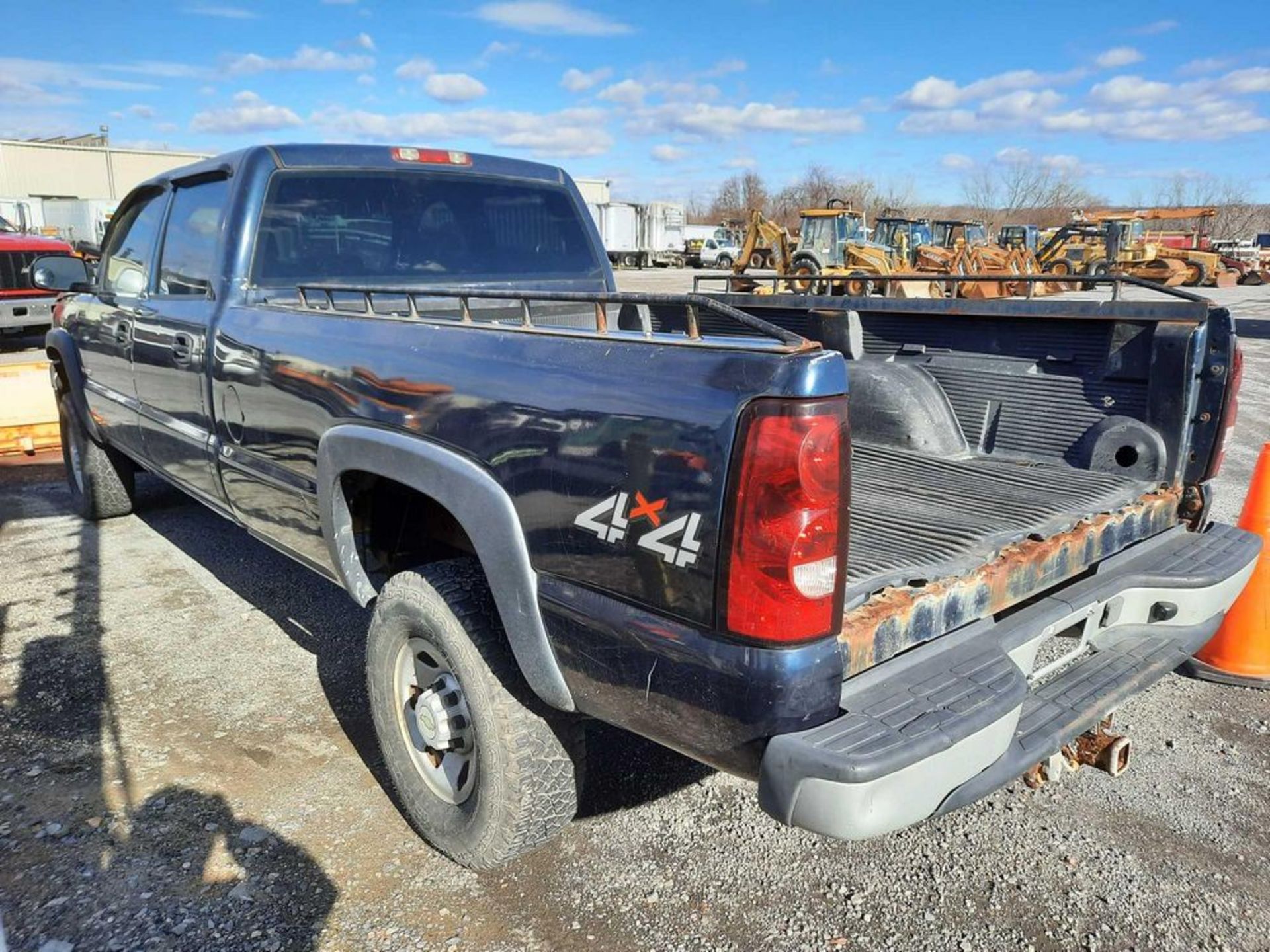 2007 CHEVROLET SILVERADO - Image 2 of 18