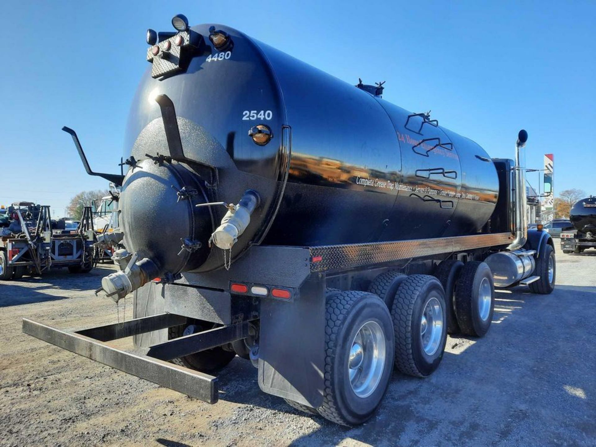 2003 KENWORTH T 800 SEPTIC TANK TRUCK - Image 3 of 25
