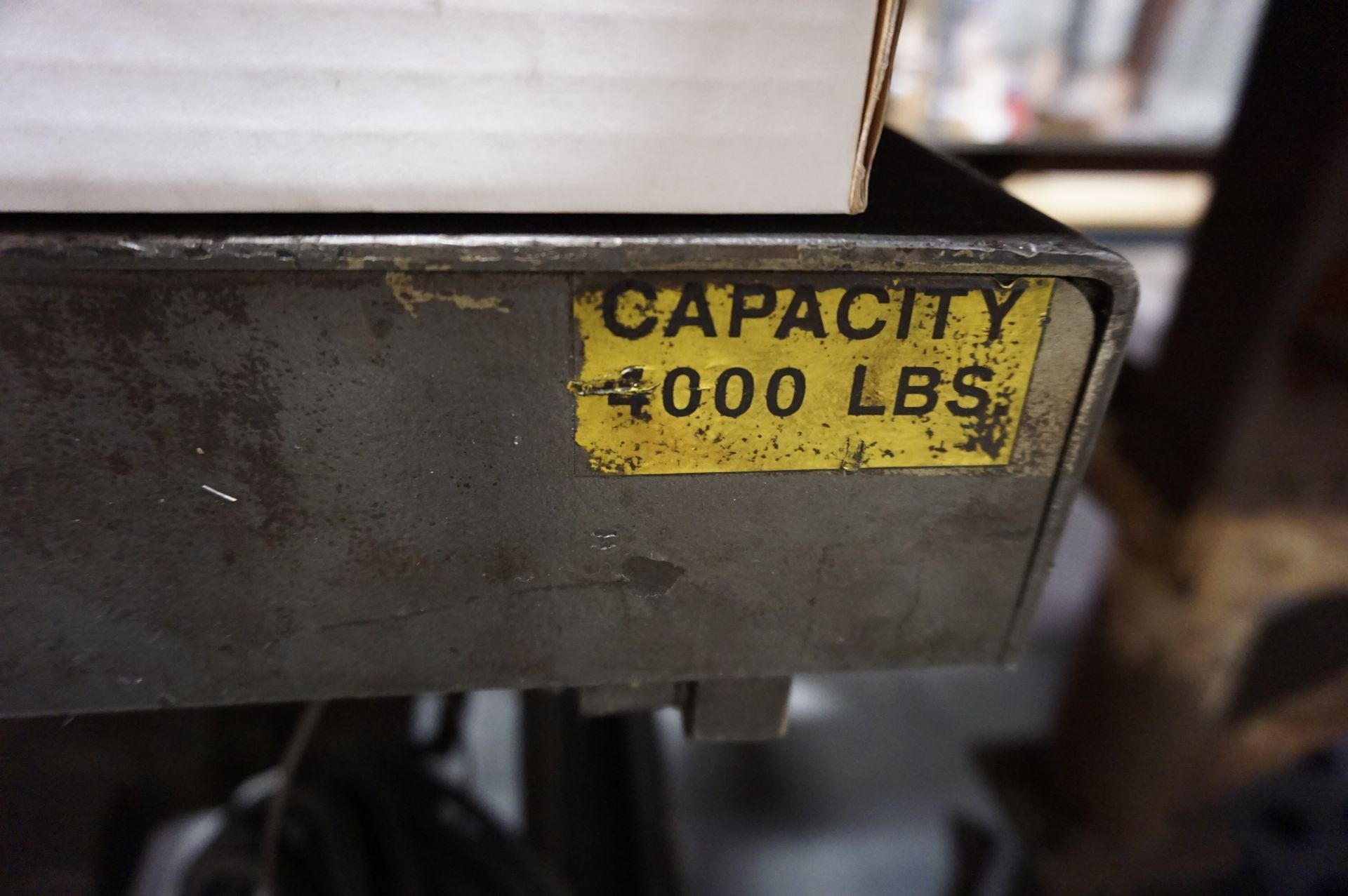 LOT TO INCLUDE: (1) 4000 LB CAP HYDRAULIC LIFT MODEL L9436, S/N 50250A, (1) STEEL WORK TABLE, - Image 3 of 6