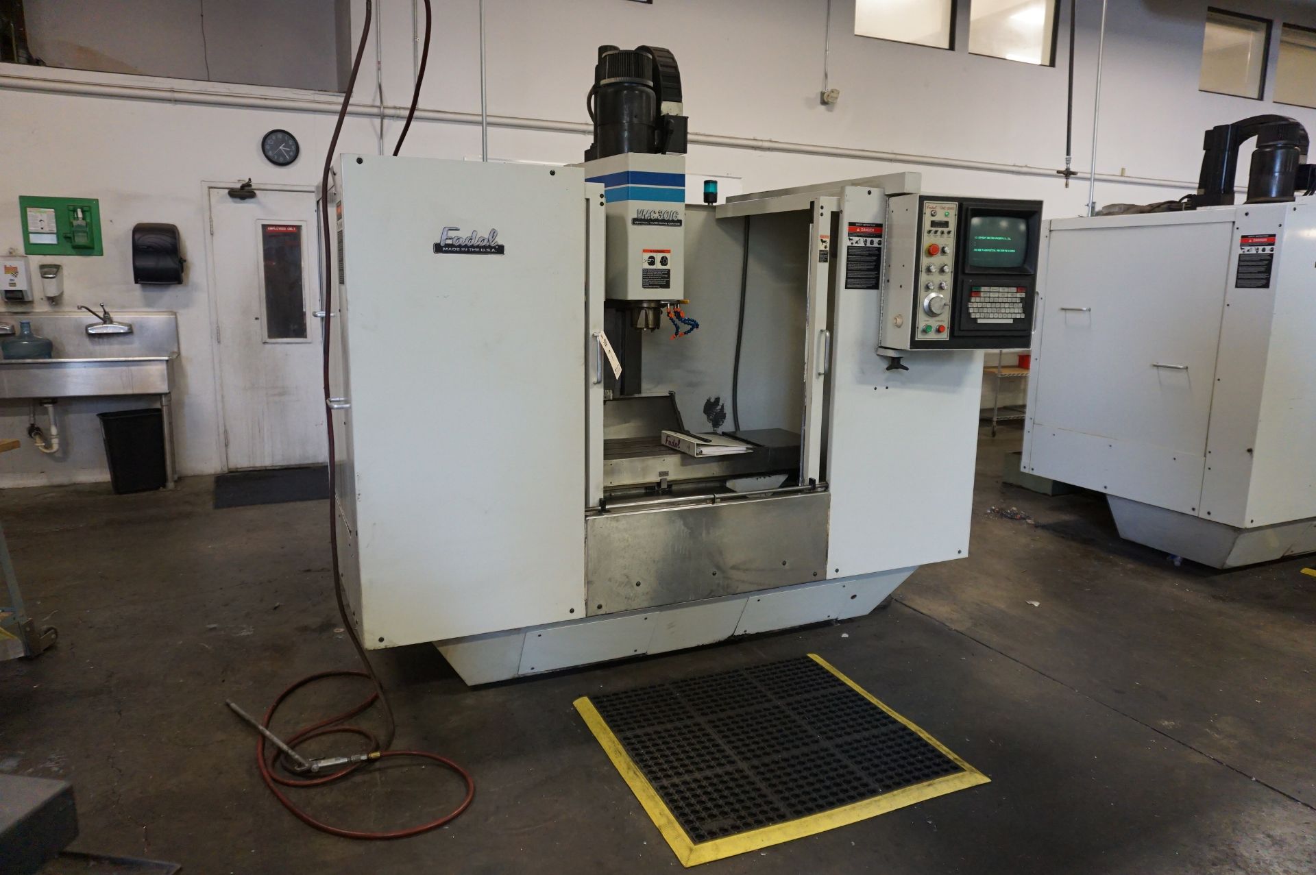 1995 FADAL VERTICAL MACHINING CENTER 3016 HT, S/N 9501703, 3 AXIS, WITH MANUALS