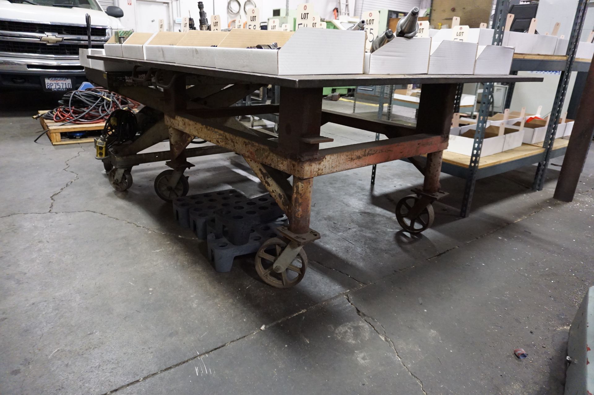 LOT TO INCLUDE: (1) 4000 LB CAP HYDRAULIC LIFT MODEL L9436, S/N 50250A, (1) STEEL WORK TABLE, - Image 4 of 6