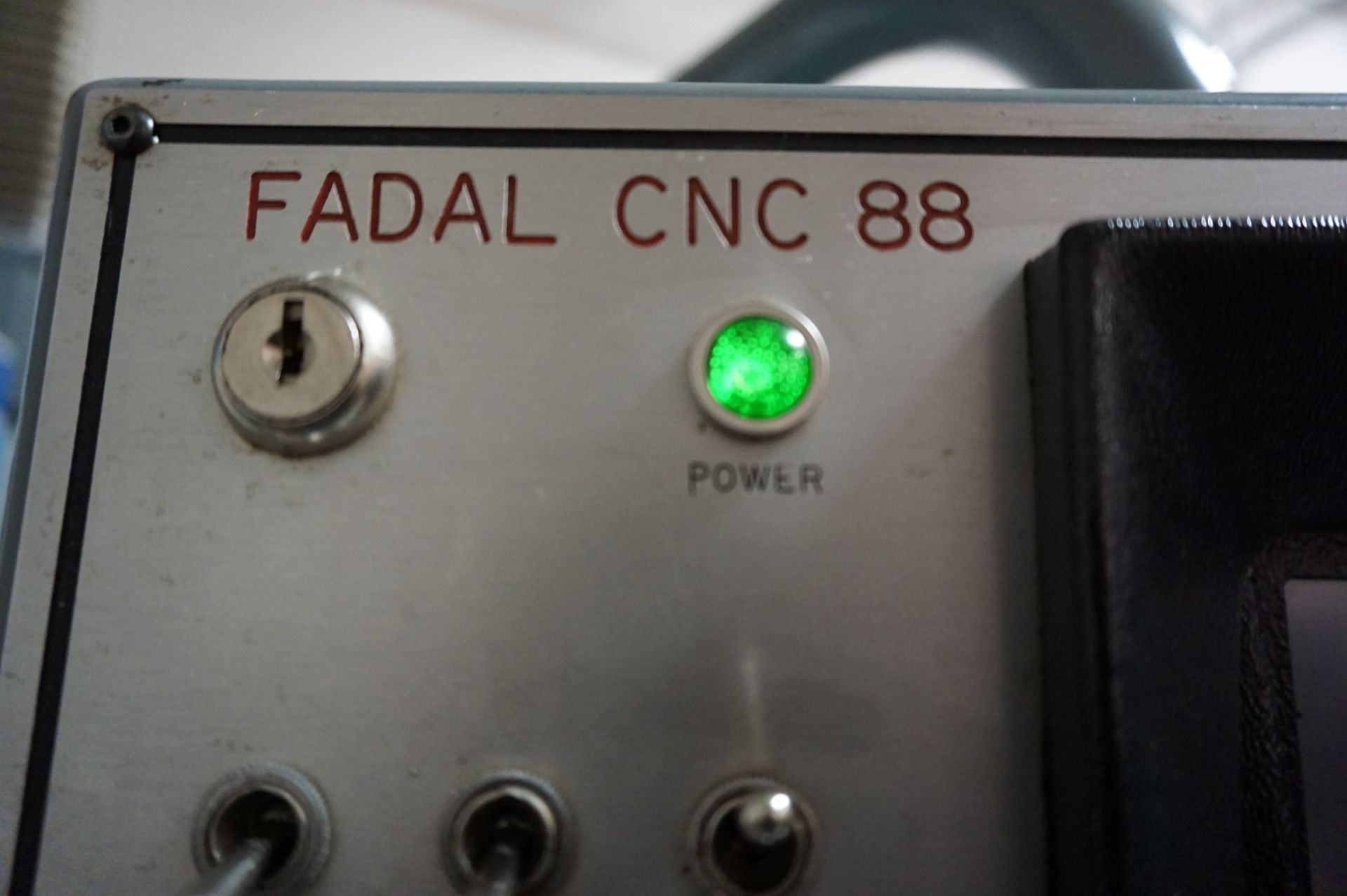 1986 FADAL VMC-4020 CNC VERTICAL MACHINING CENTER, MODEL 904-1, S/N 8609515, FADAL CNC 88 CONTROL, - Image 12 of 15
