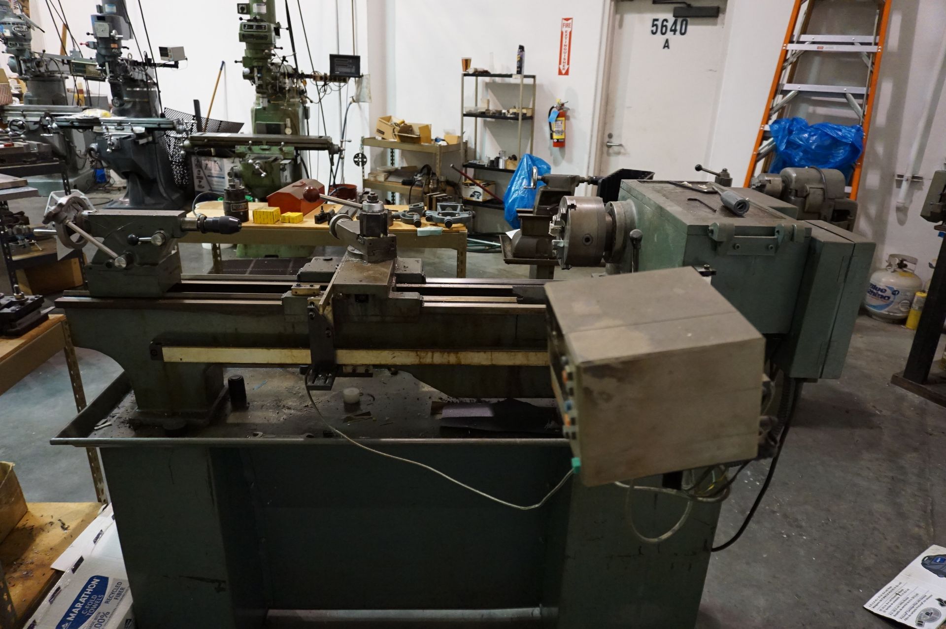 1987 RUTLAND MACHINE LATHE, MODEL 2649-1190, S/N 873690, 13" X 36" BED, MITUTOYO DRO, TO INCLUDE: - Image 6 of 12