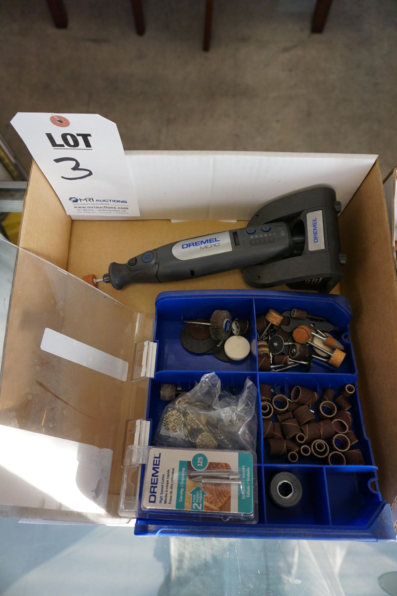 LOT TO INCLUDE: DREMEL MICRO WITH ACCESSORIES, MISC. ELECTRIC AND PNEUMATIC GRINDERS - Image 3 of 6