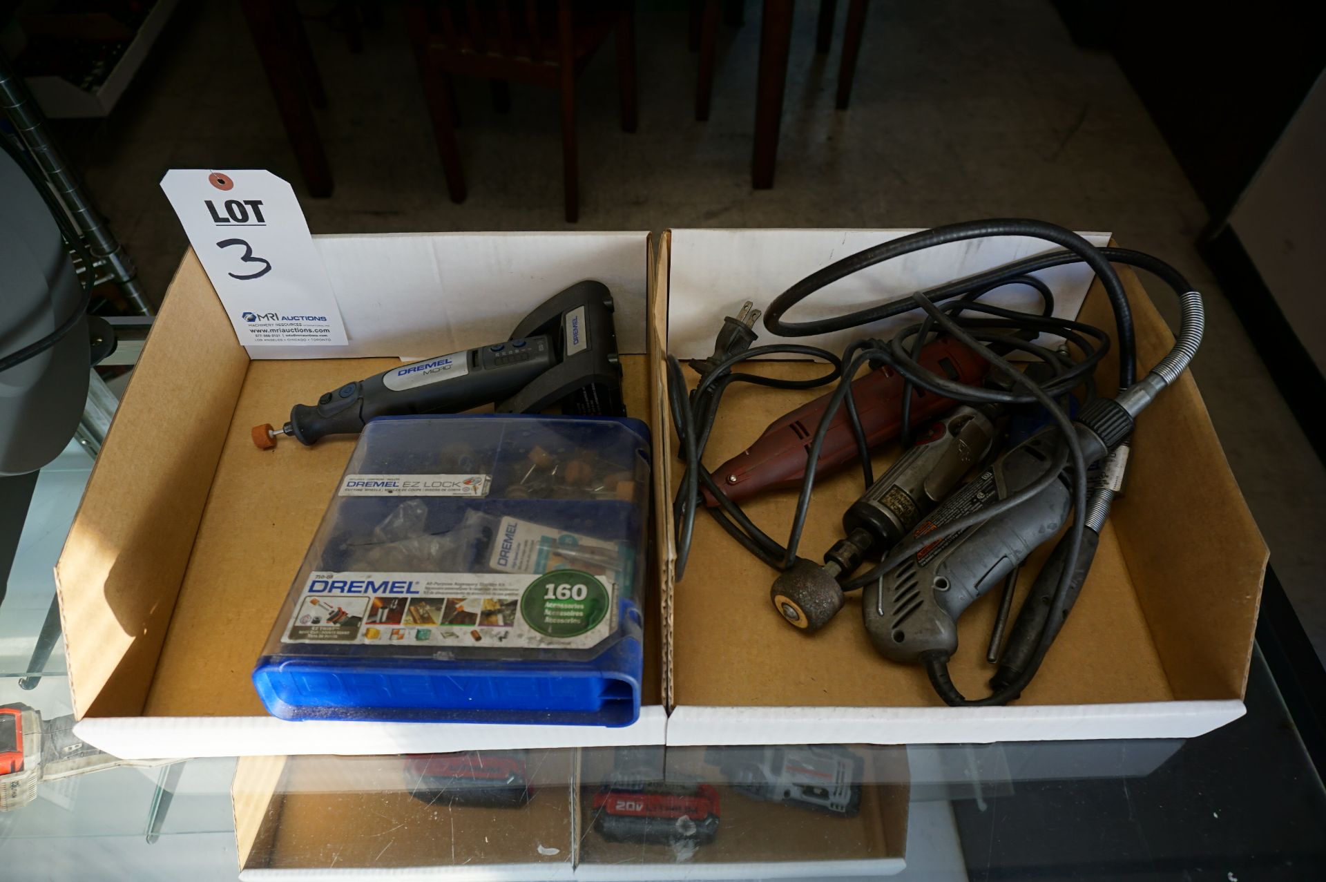 LOT TO INCLUDE: DREMEL MICRO WITH ACCESSORIES, MISC. ELECTRIC AND PNEUMATIC GRINDERS